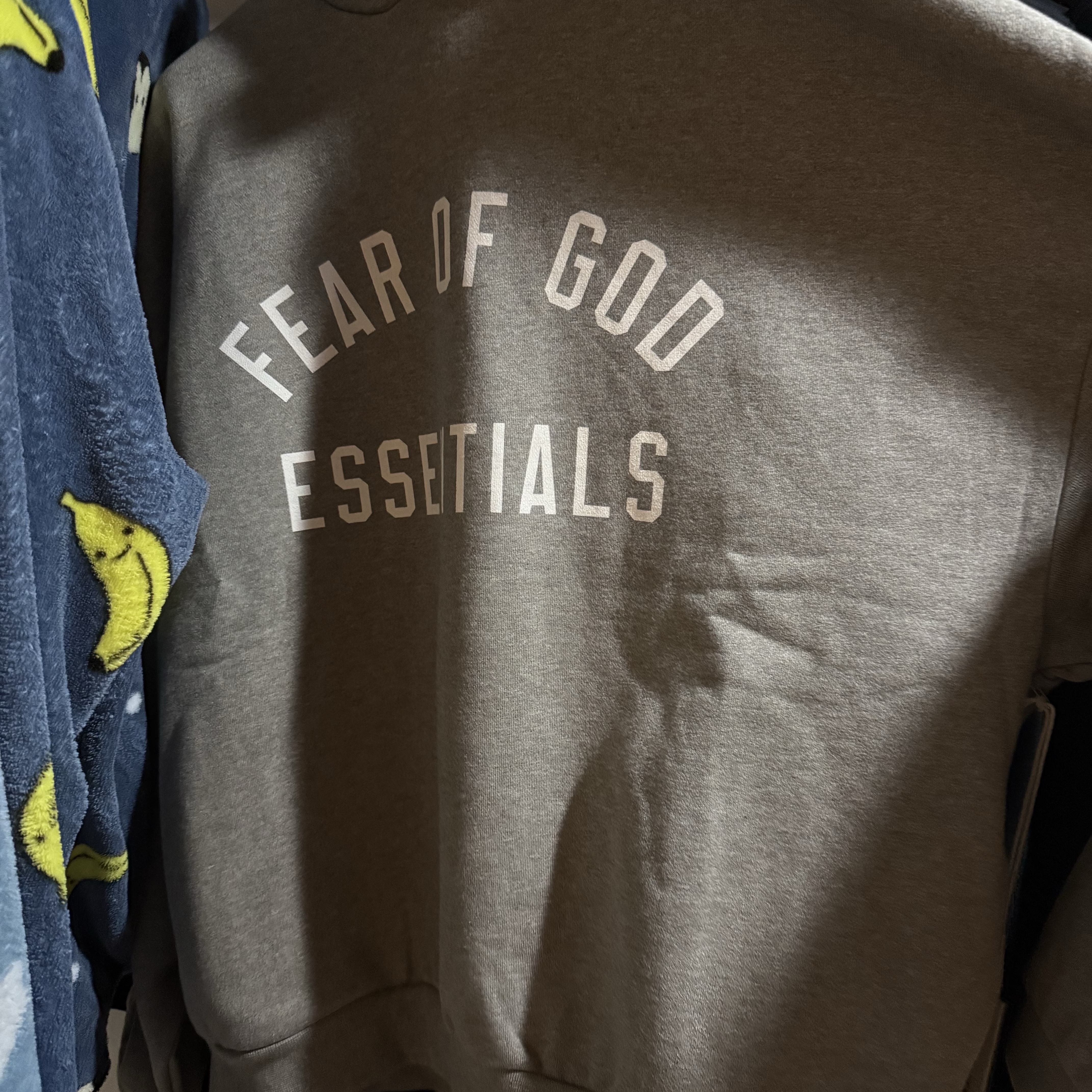 Essentials Fleece Hoodie Heather Grey - 24FW 착용 스타일