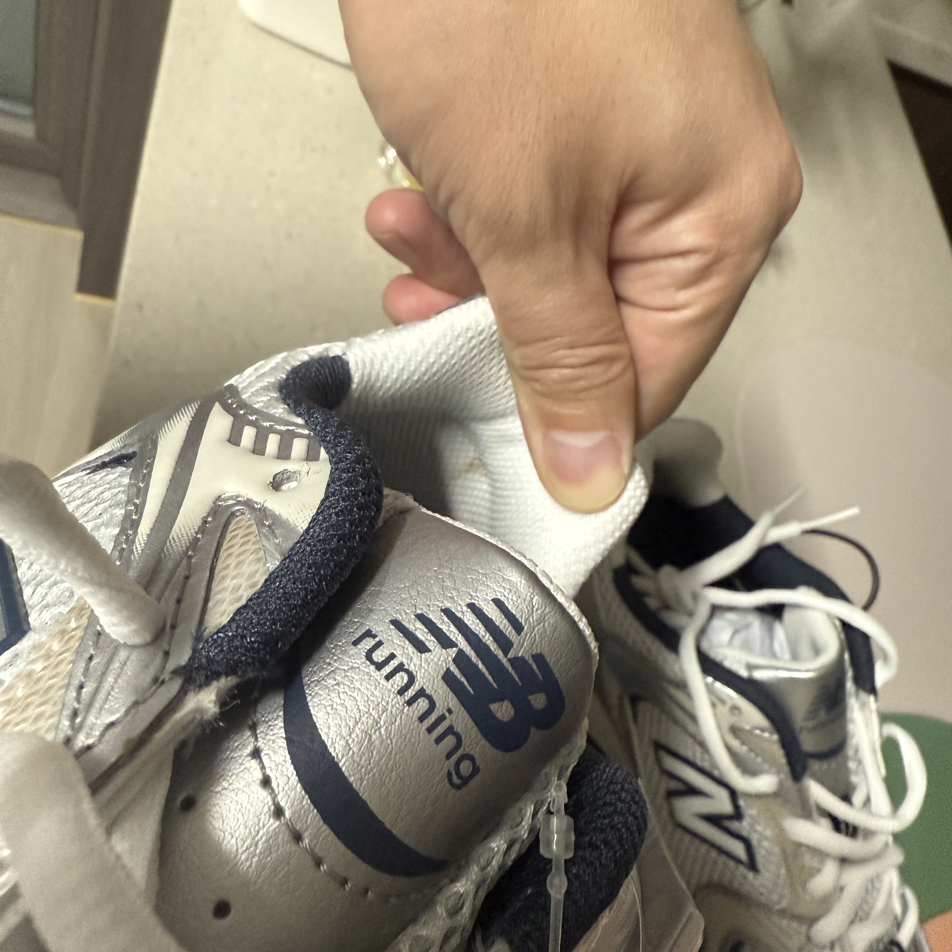 New Balance 530 Steel Grey 착용 스타일