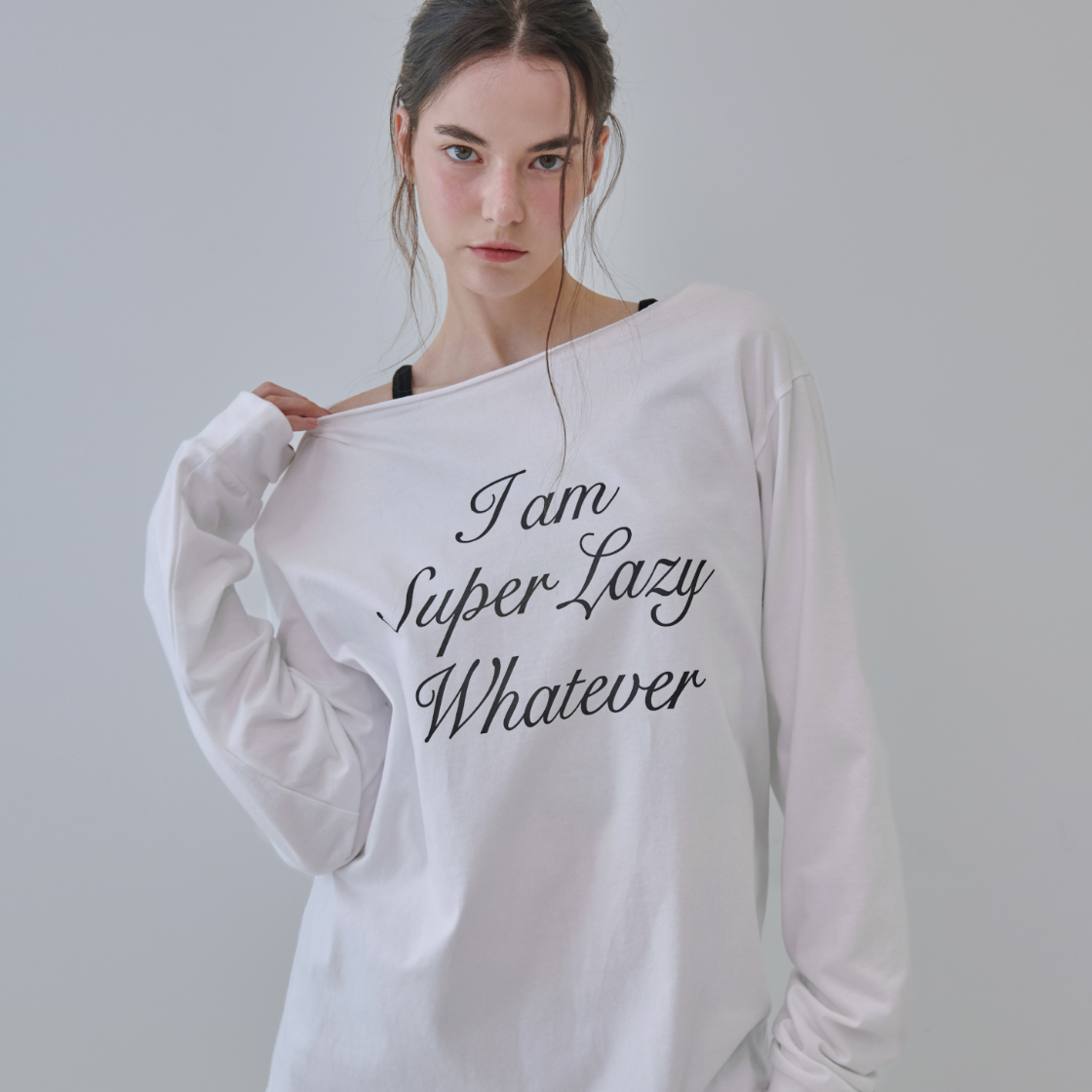 레이지지 슈퍼레이지 오프숄더 롱슬리브 티셔츠 화이트(Lazyz Super Lazy Off Shoulder Long Sleeve T-Shirt White) - 4