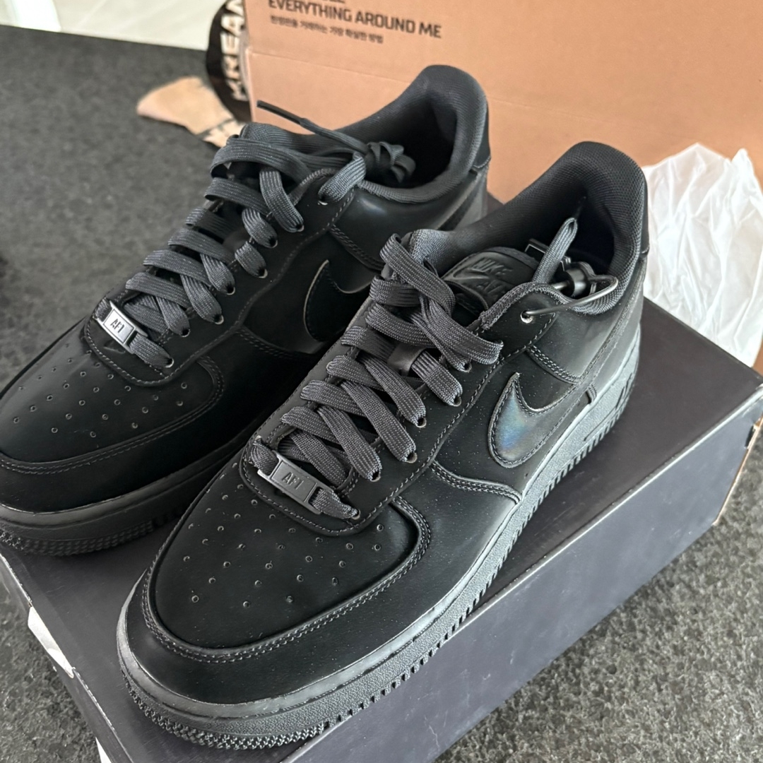 Nike Air Force 1 '07 LX Black 착용 스타일 - 2