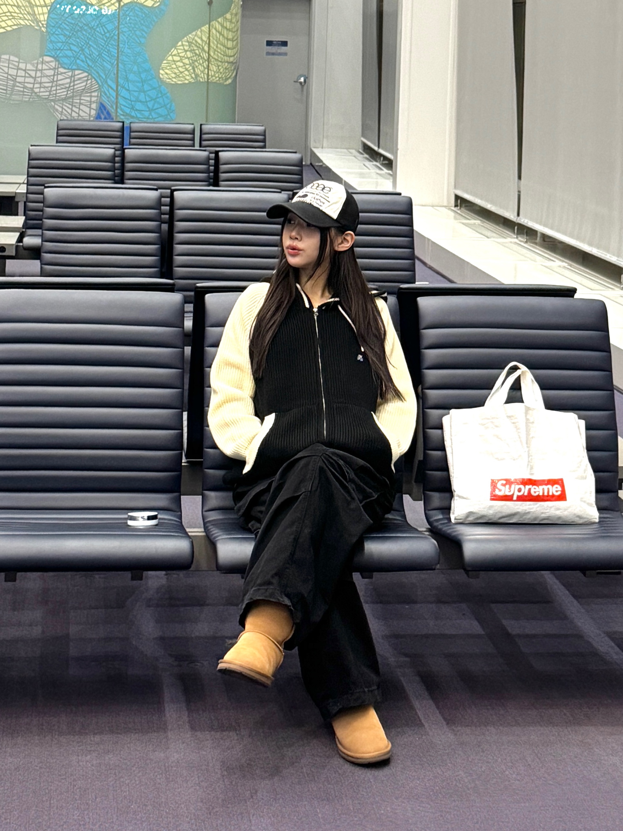 Aeae Web Logo Mesh Cap Black, (W) UGG Classic Short II Boots Chestnut 착용 스타일 - 2