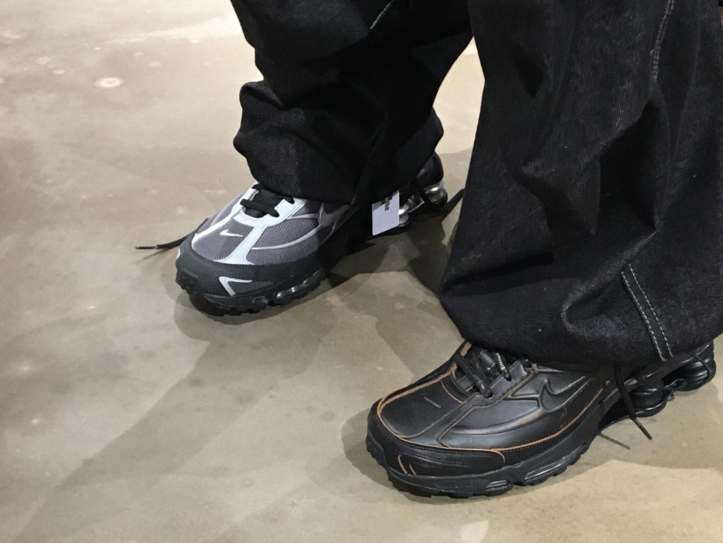 Nike Shox Ride 2 Light Graphite Anthracite, Nike Shox Ride 2 PRM Black and Light British Tan 착용 스타일