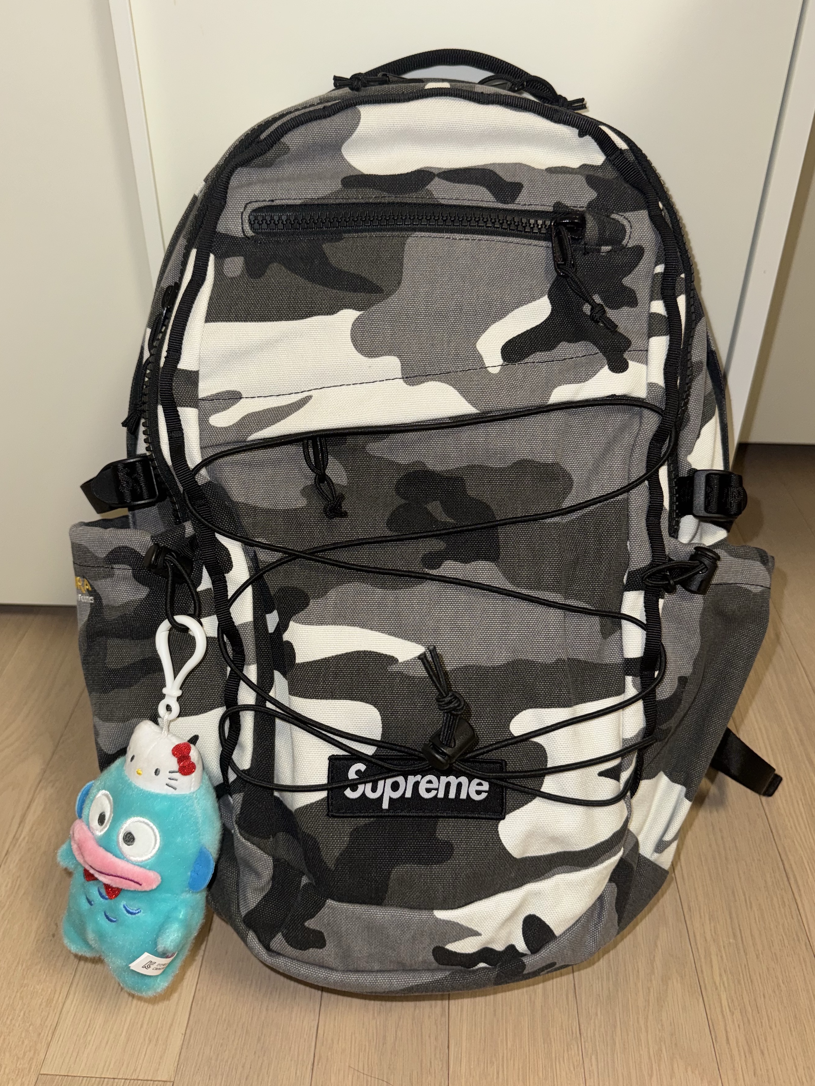 Supreme Backpack Snow Camo - 25SS 착용 스타일