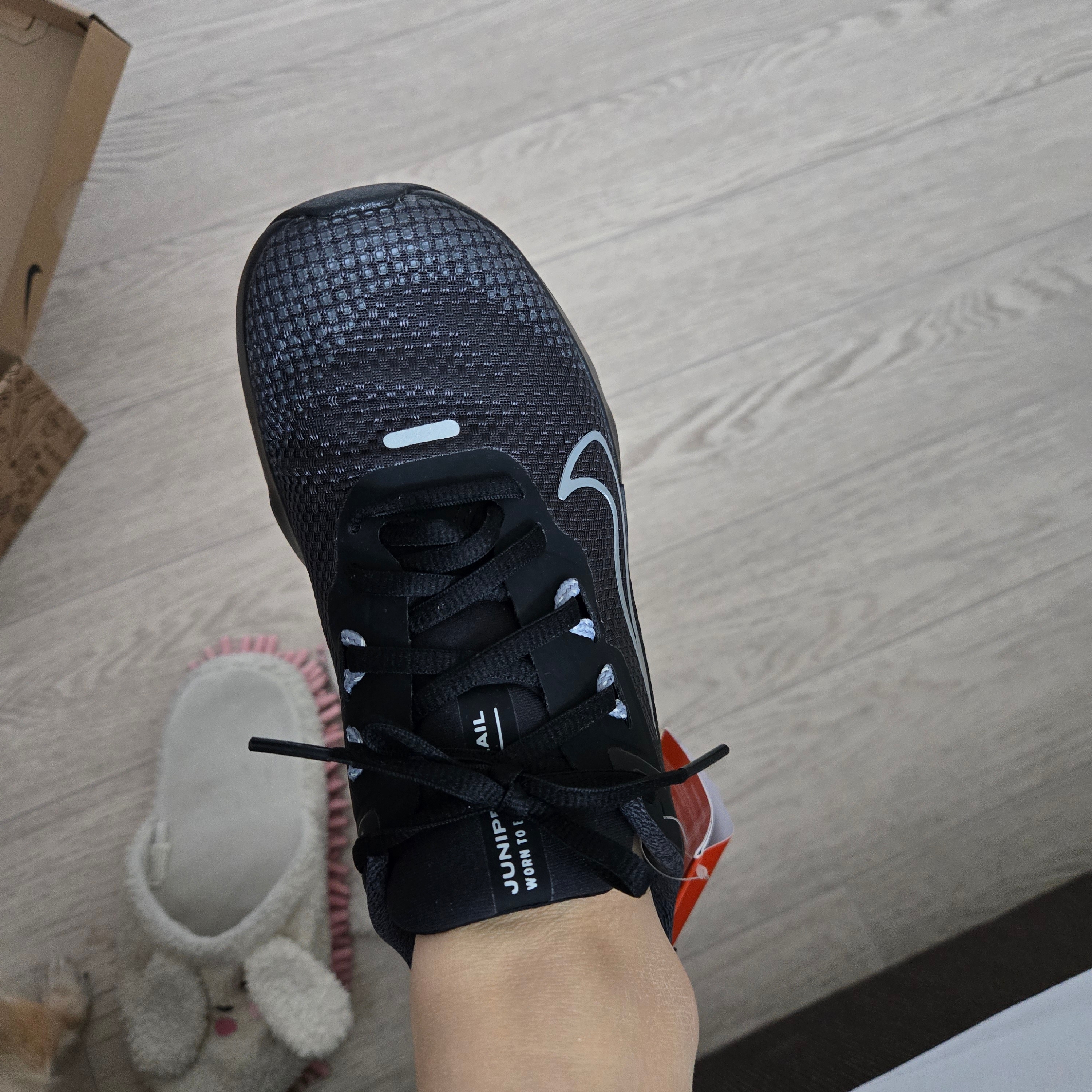 (W) Nike Juniper Trail 2 Gore-Tex Black Cool Grey 착용 스타일 - 1