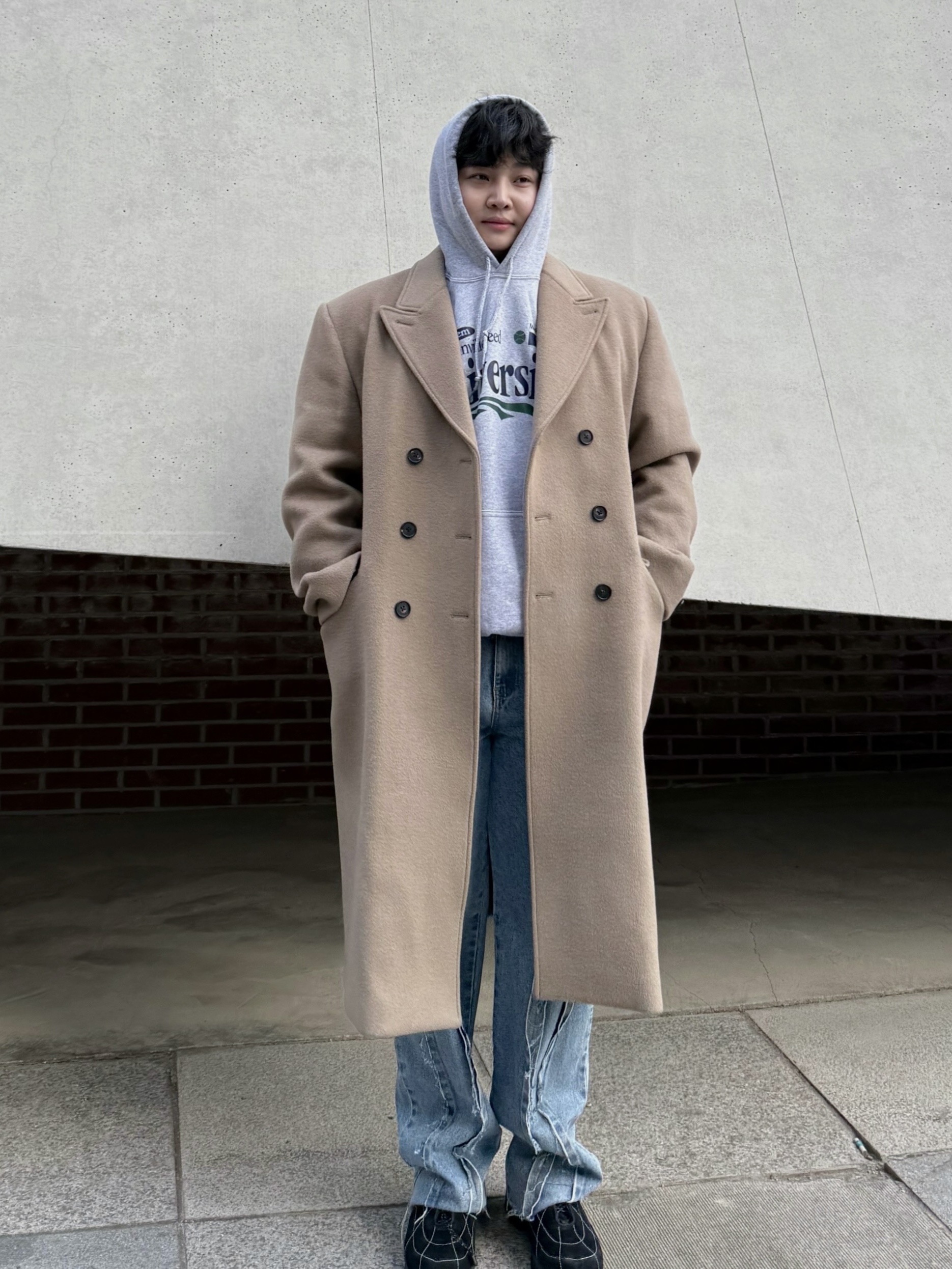 Gildan X EMEM Riverside Hoodie Gray 착용 스타일 - 7