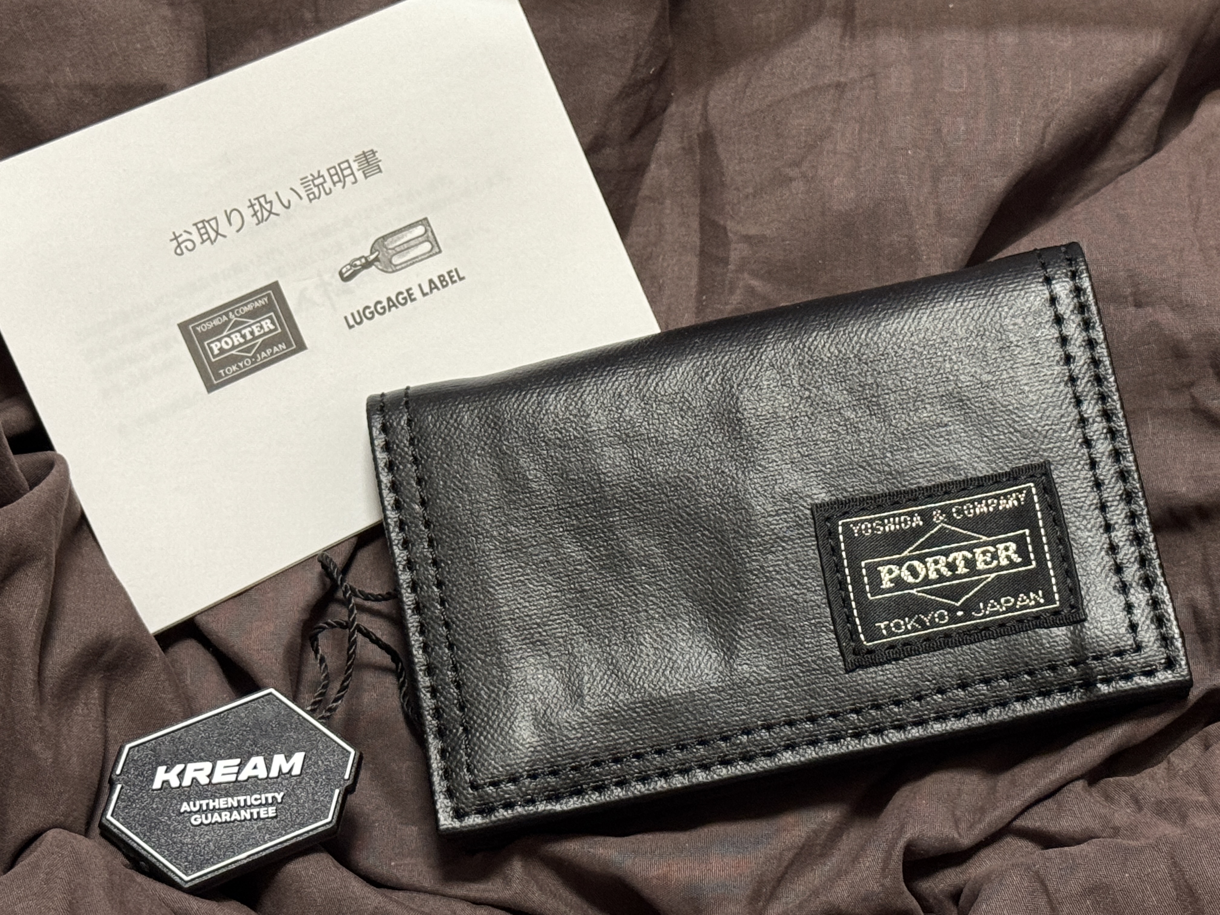 Porter Free Style Card Case Black 착용 스타일