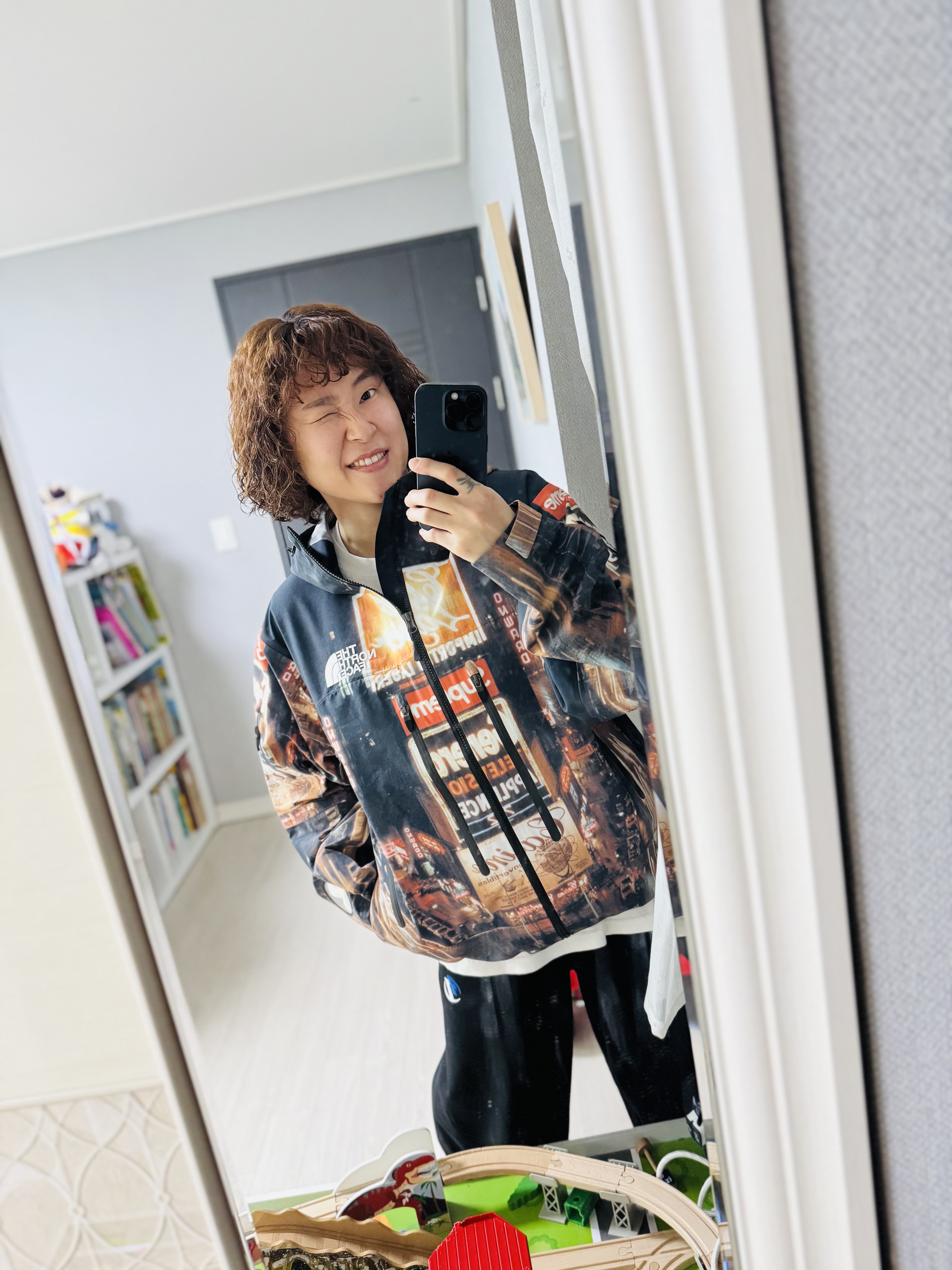 Arc'teryx x Beams Beta Jacket Nagomi, Zara x Ader Error Jogger Pants Black 착용 스타일 - 3