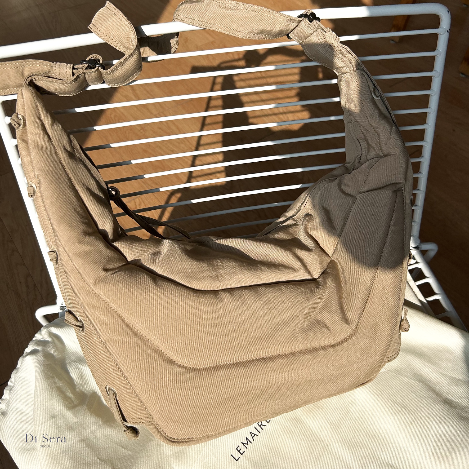 Lemaire WR Nylon Canvas Medium Soft Game Bag Linen 착용 스타일