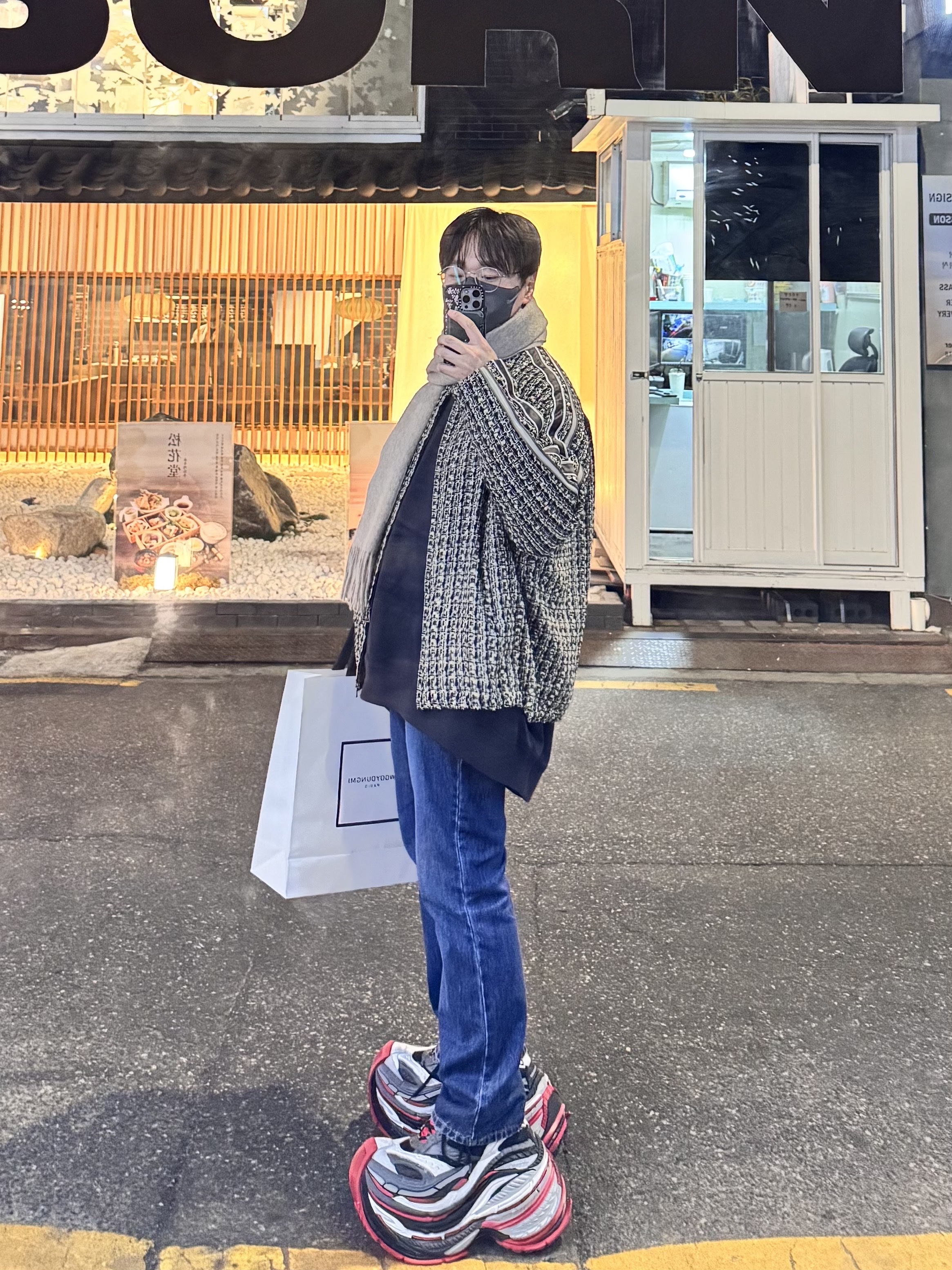 (W) Wooyoungmi Tweed Banding Jacket Gray - 24FW, Wooyoungmi New Straight Denim Pants Blue - 25SS 착용 스타일 - 10