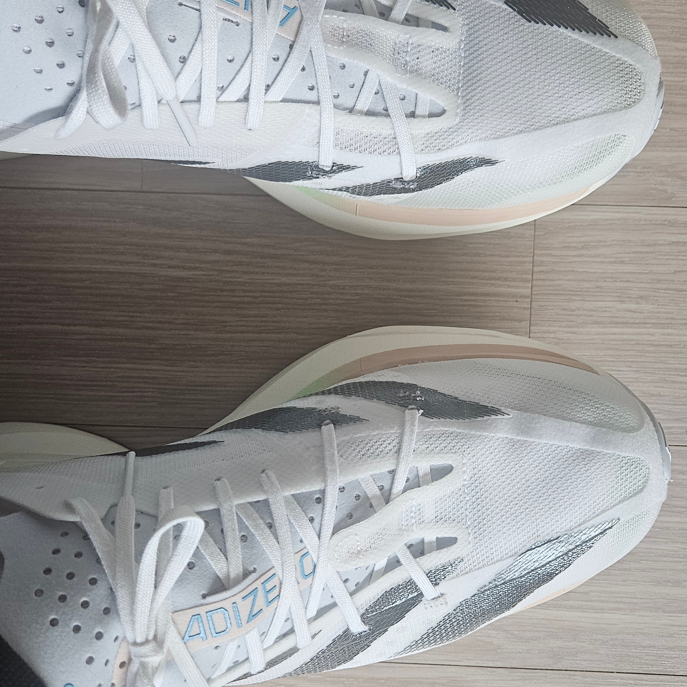 Adidas Adizero Adios Pro 3 Cloud White Core Black 착용 스타일