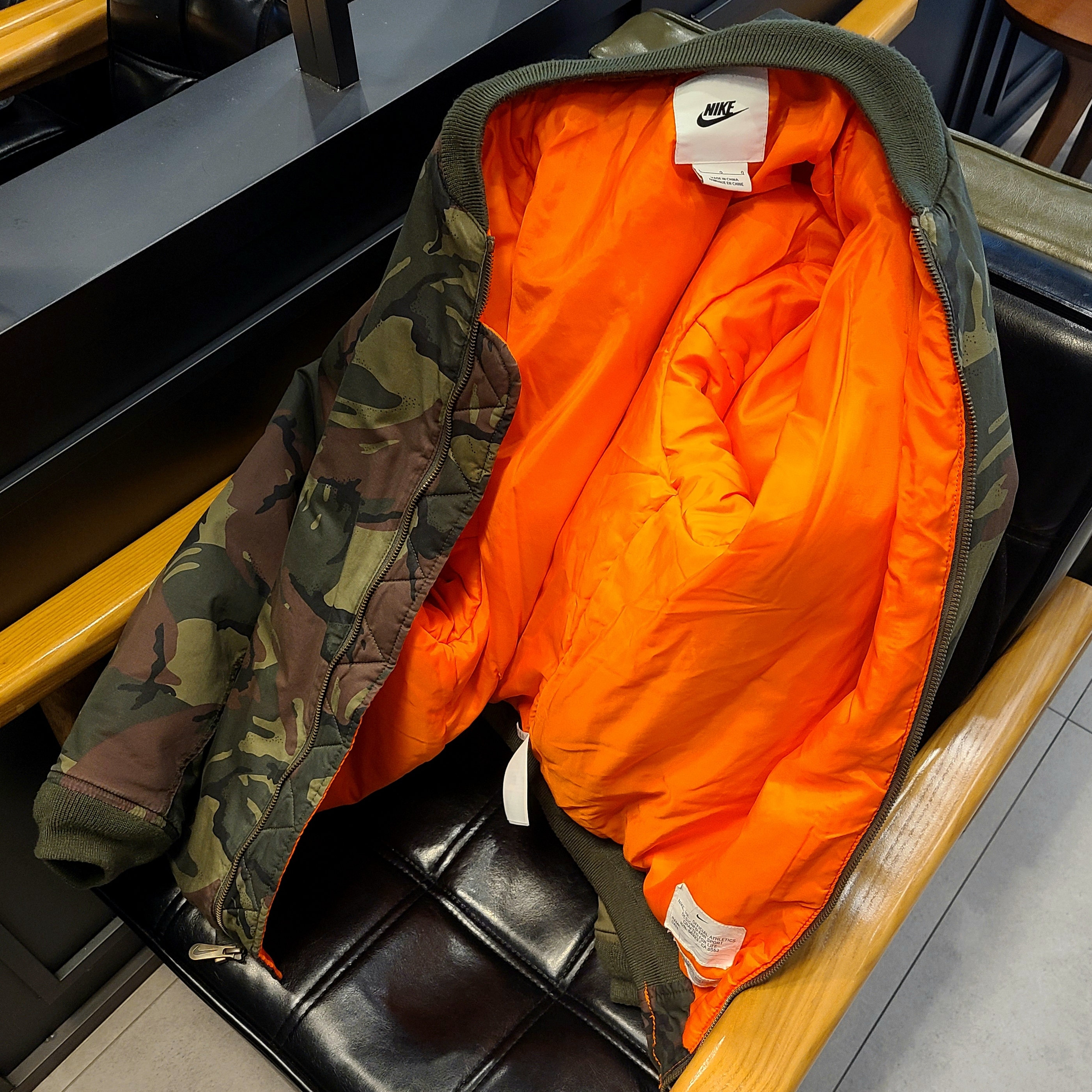 Nike Life Woven MA-1 Flight Jacket Medium Olive Black - Asia, [3% 적립] Aone Minimal Plain No-Show Socks 5-Pack Gray 착용 스타일 - 1