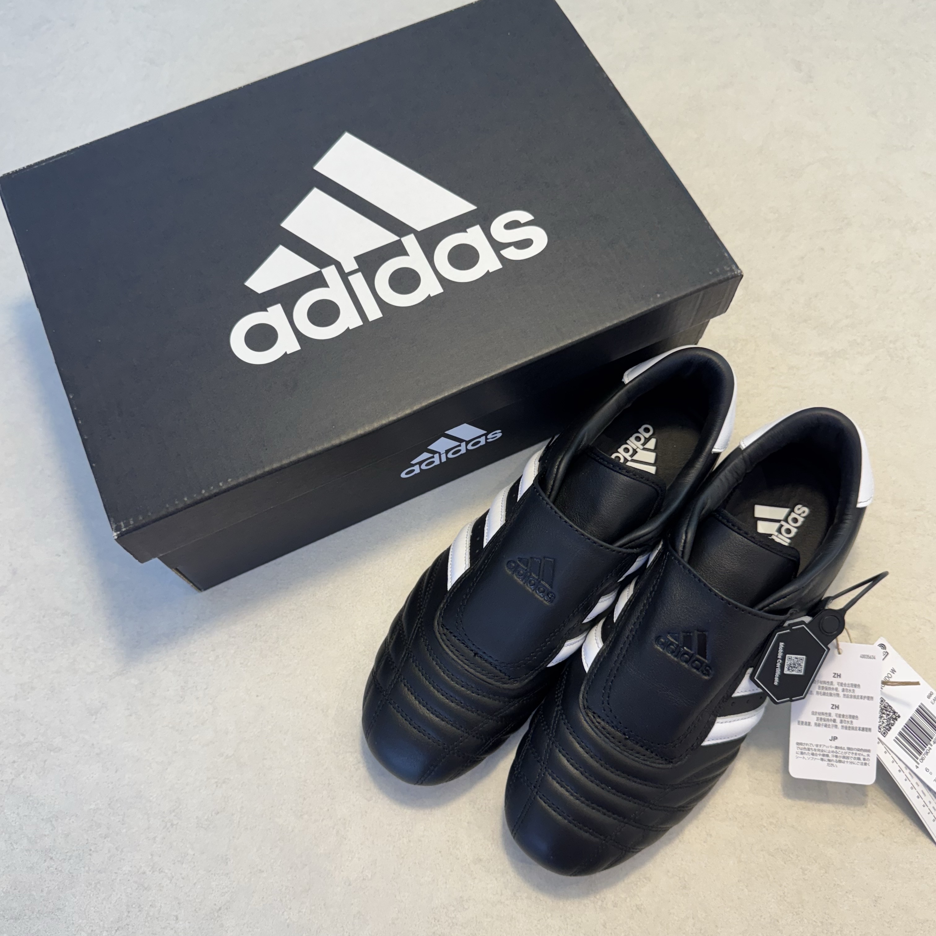 (W) Adidas Taekwondo Core Black Cloud White 착용 스타일