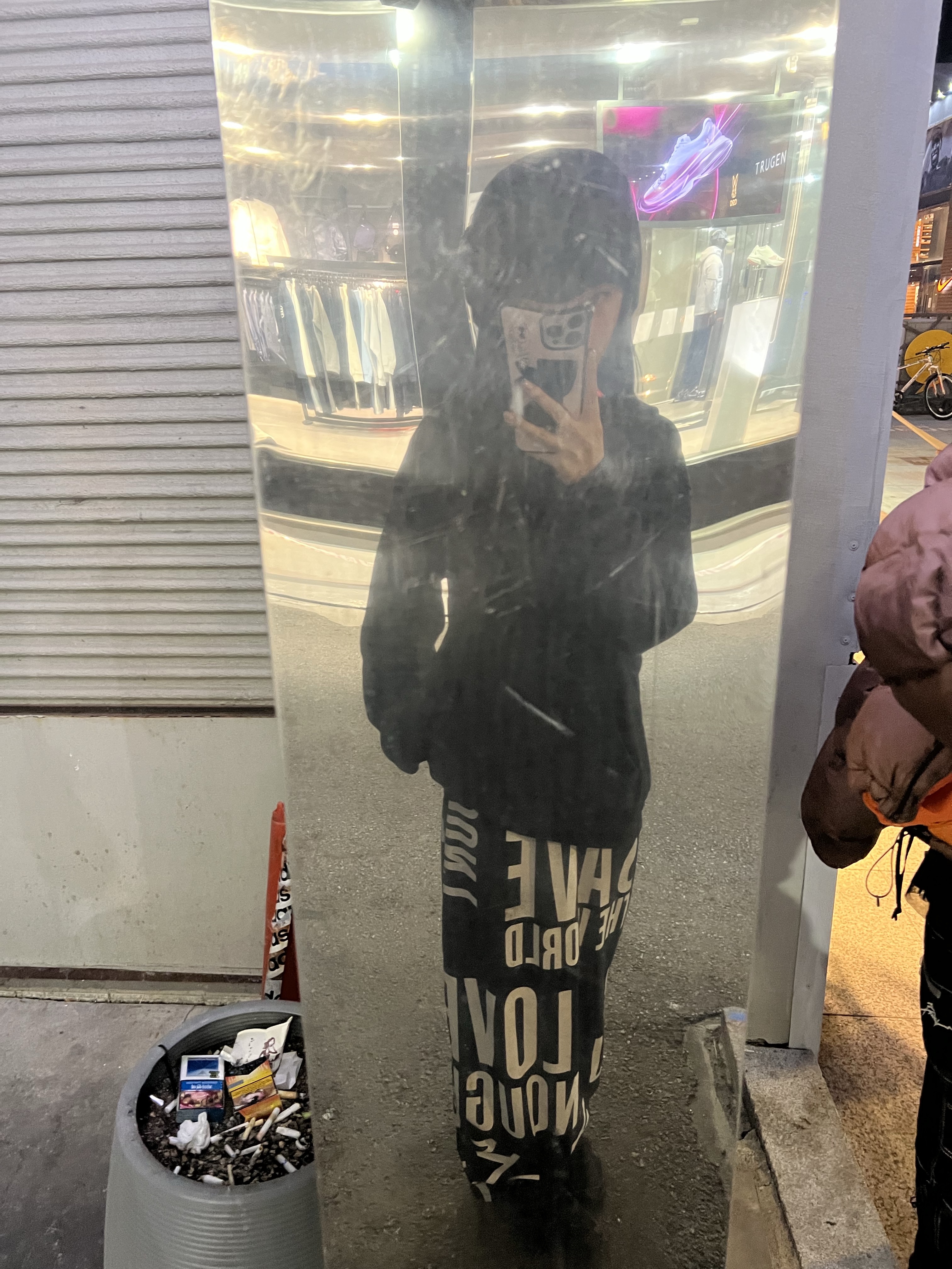 Sansan Gear Logo Hoodie Black - 23FW, Asics Jog 100 S Black - 2E Wide 착용 스타일 - 3