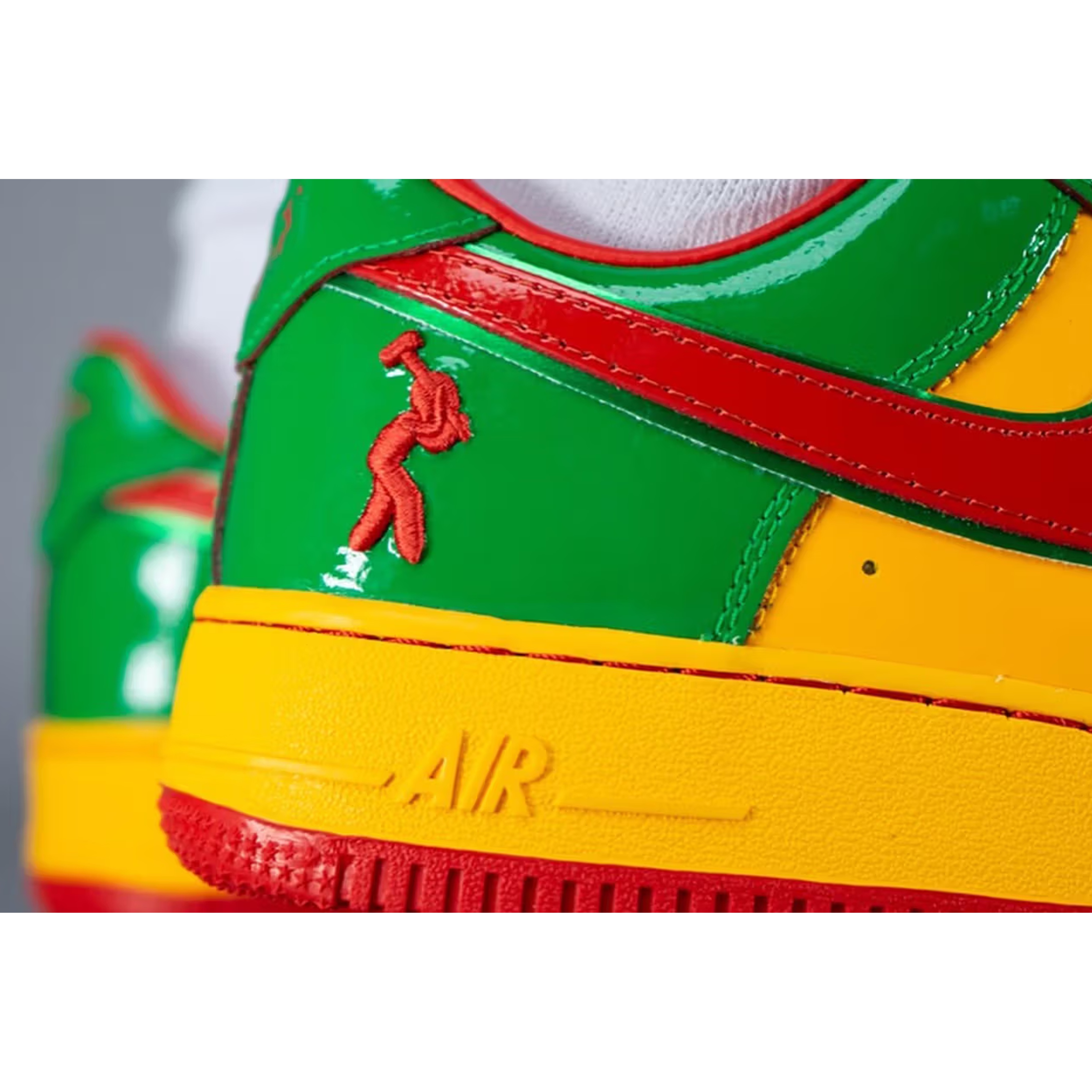 Nike x Lil Yachty Us Force 1 Low White and Midnight Navy, Nike Air Force 1 '07 LX Oil Green 착용 스타일 - 4