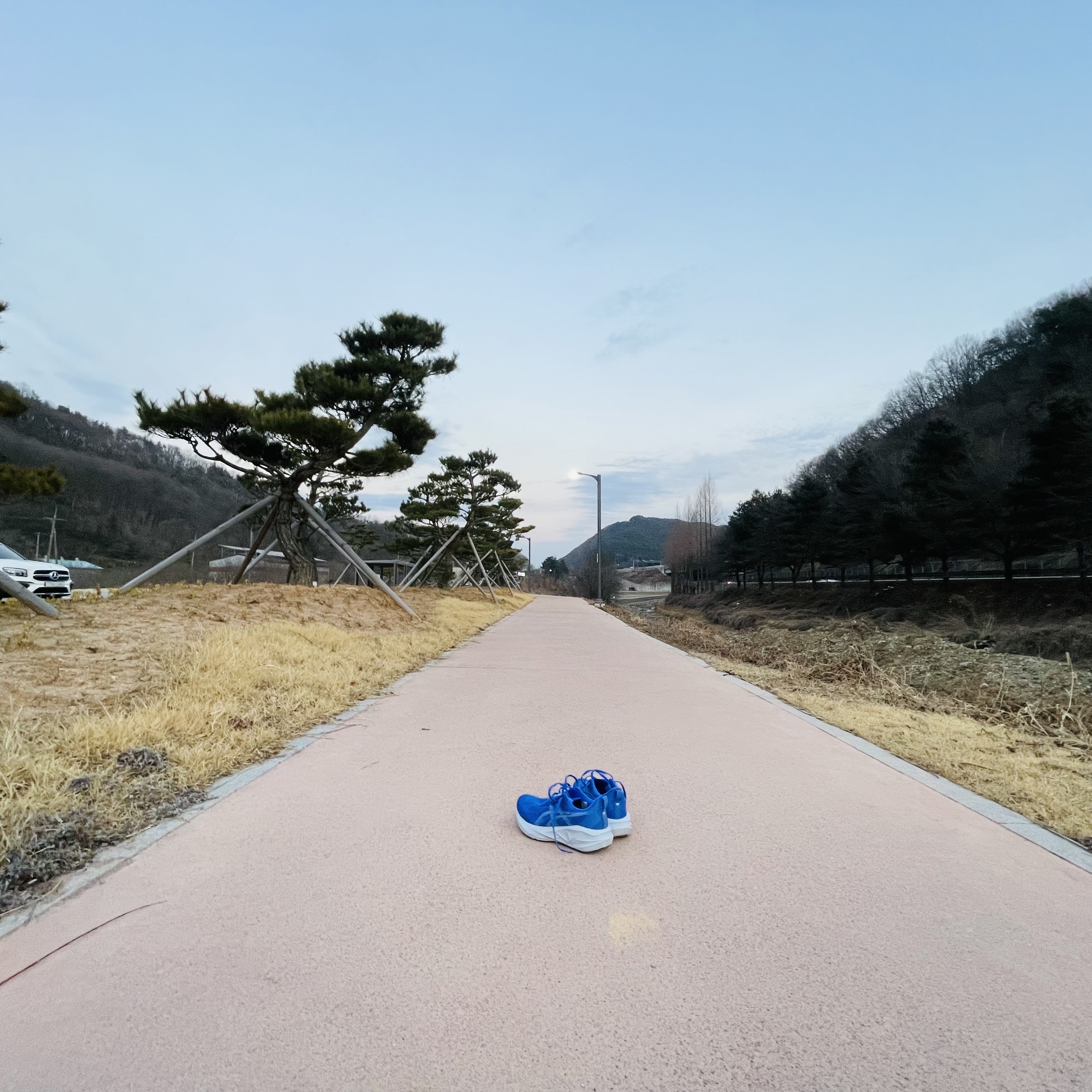 Asics Novablast 5 Illusion Blue Light Blue 착용 스타일