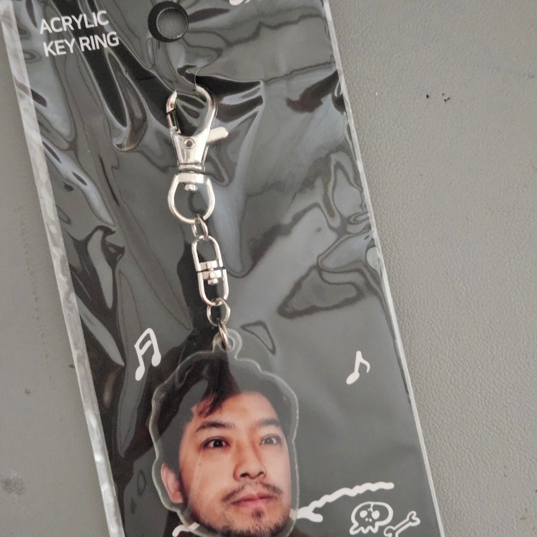 ChimChakMan Acrylic Keyring 1 착용 스타일