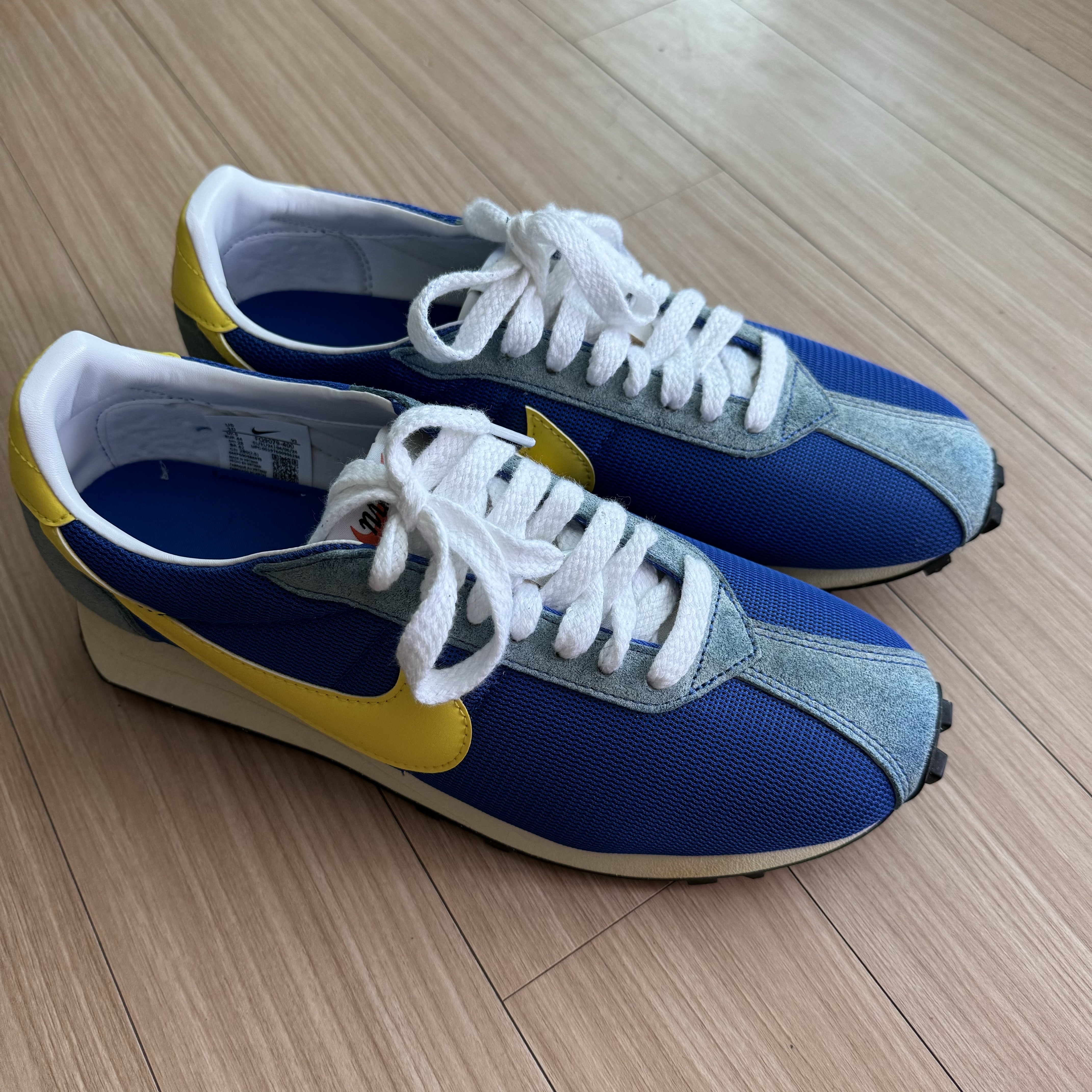 Nike LD-1000 SP Game Royal and Opti Yellow 착용 스타일