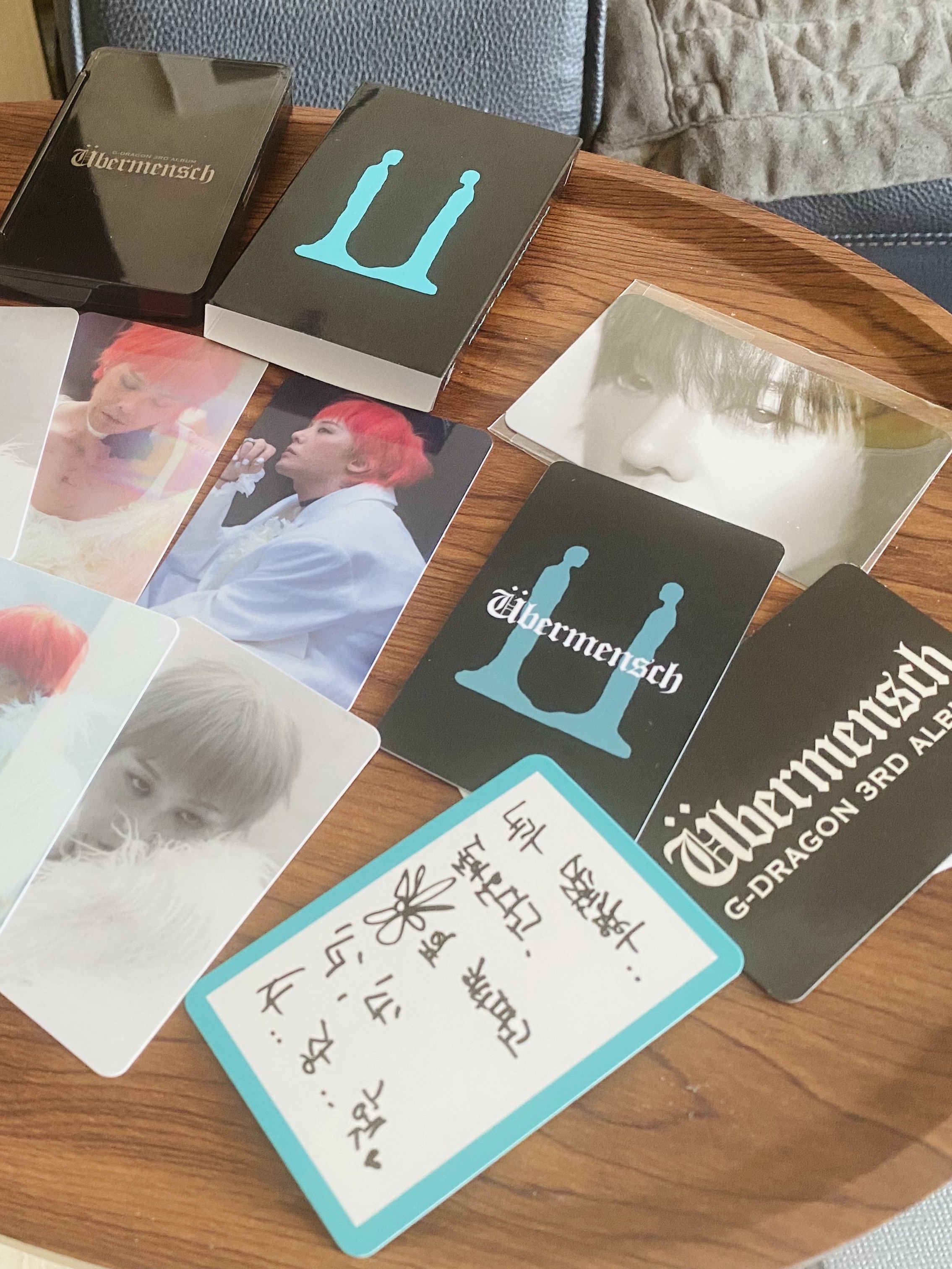 G-DRAGON 3rd Album Ubermensch Photocard Album Version NFC 착용 스타일 - 1