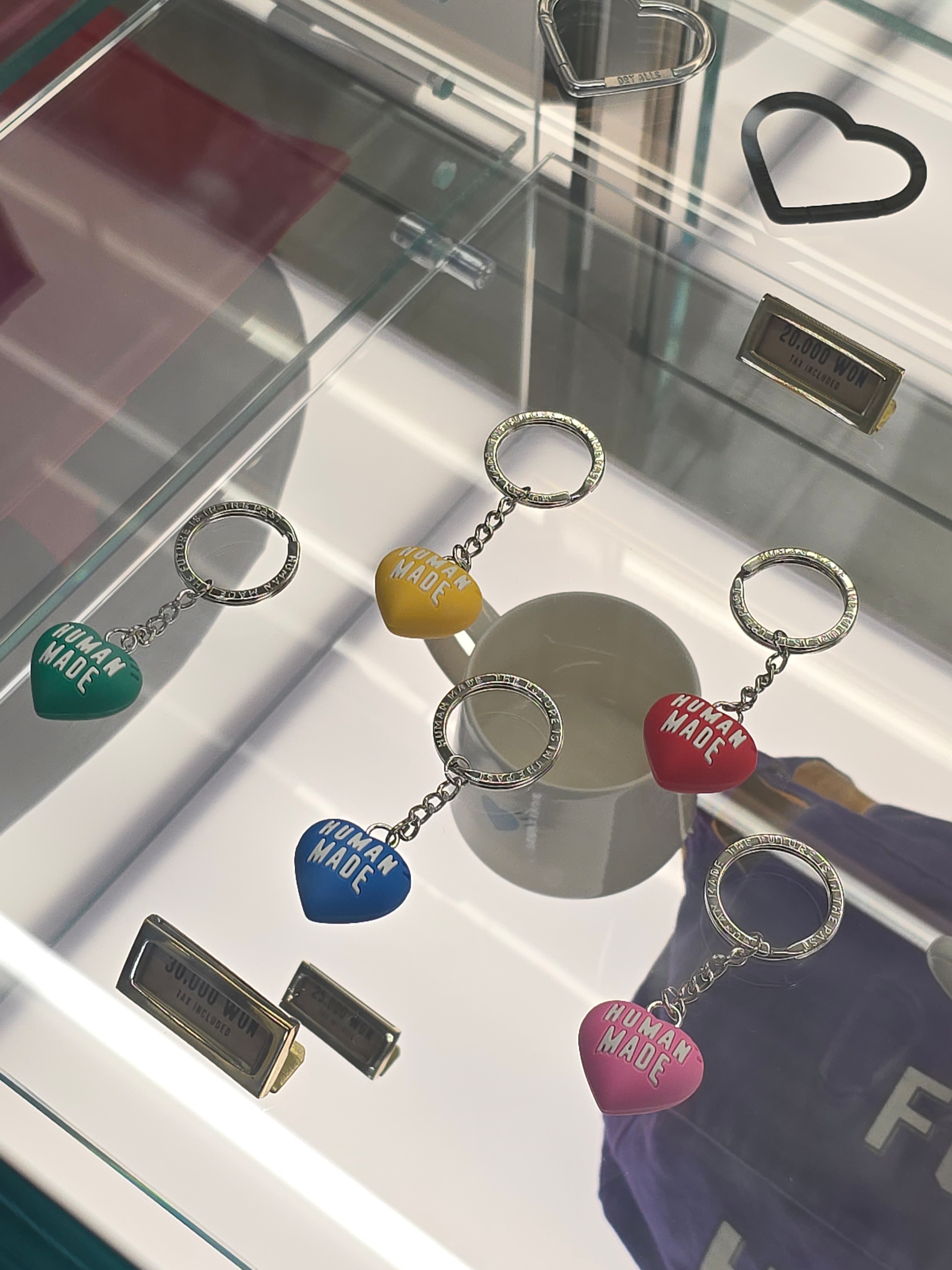Human Made Heart Rubber Key Chain Red, Human Made Heart Rubber Key Chain Blue 착용 스타일 - 6