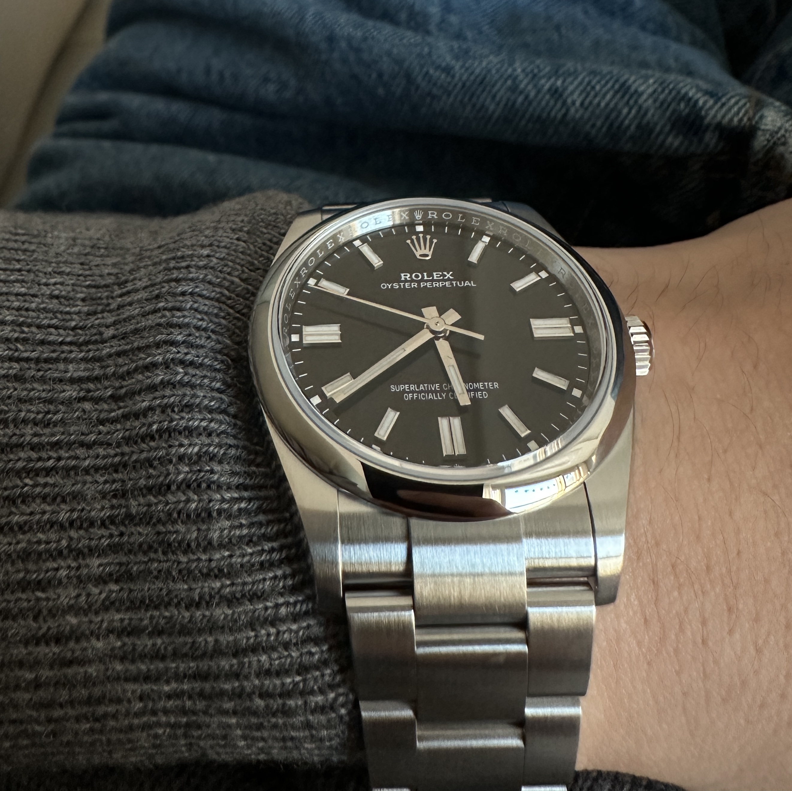 Rolex Oyster Perpetual 36mm 126000 Bright Black Oyster 착용 스타일