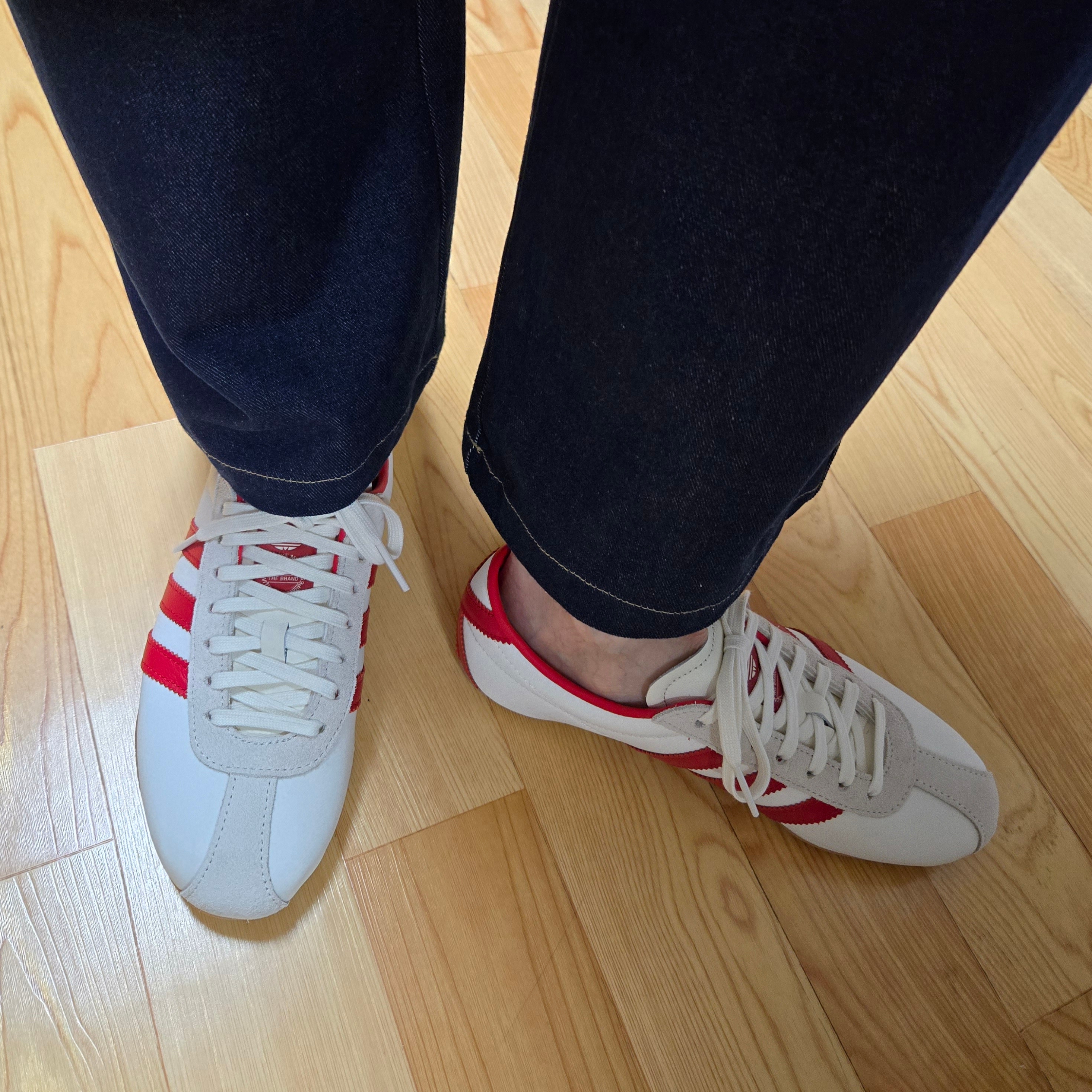 (W) Adidas Tokyo Off White Better Scarlet 착용 스타일