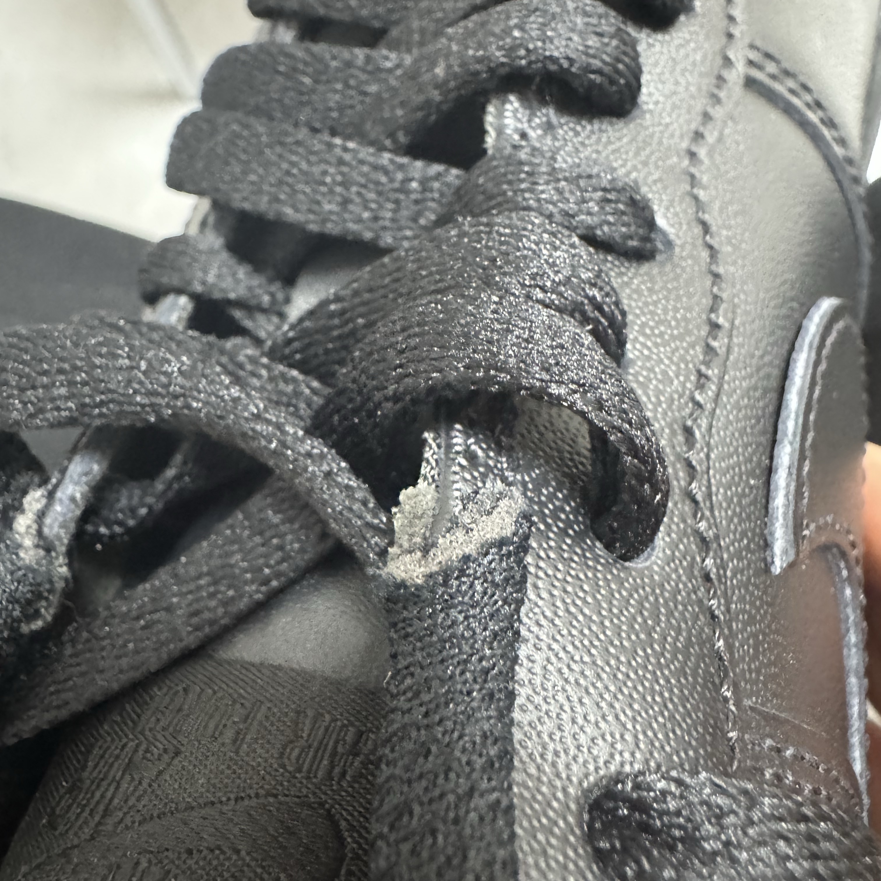 Nike Air Force 1 '07 Low Triple Black 착용 스타일