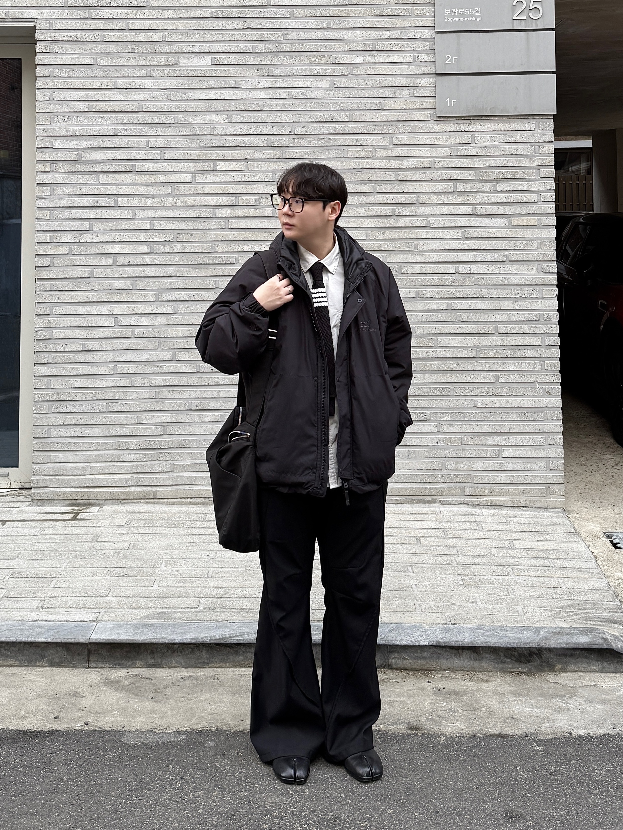 Polyteru Human Index Human Loosed Half Zip Knit Gray, Maison Margiela Slip-On Tabi Shoes Black 착용 스타일 - 3