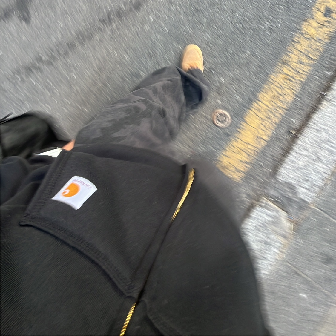 Carhartt Loose Fit Midweight Regular Full Zip Sweatshirt Black, Nike Air Force 1 '07 WB Flax 착용 스타일