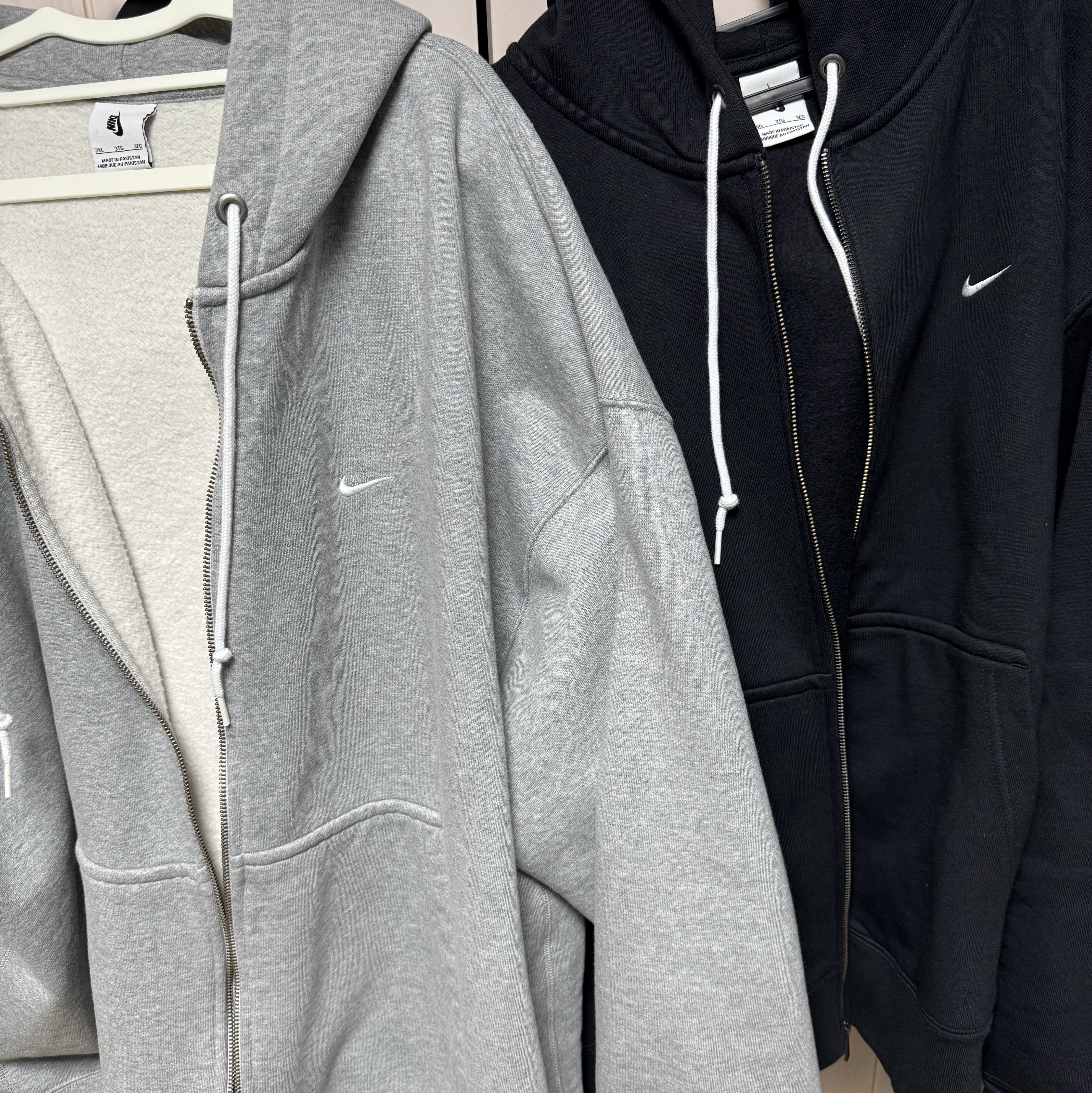 Nike NRG Solo Swoosh Full Zip Hoodie Black - Asia, Nike NRG Solo Swoosh Full Zip Hoodie Dark Grey Heather - US/EU 착용 스타일