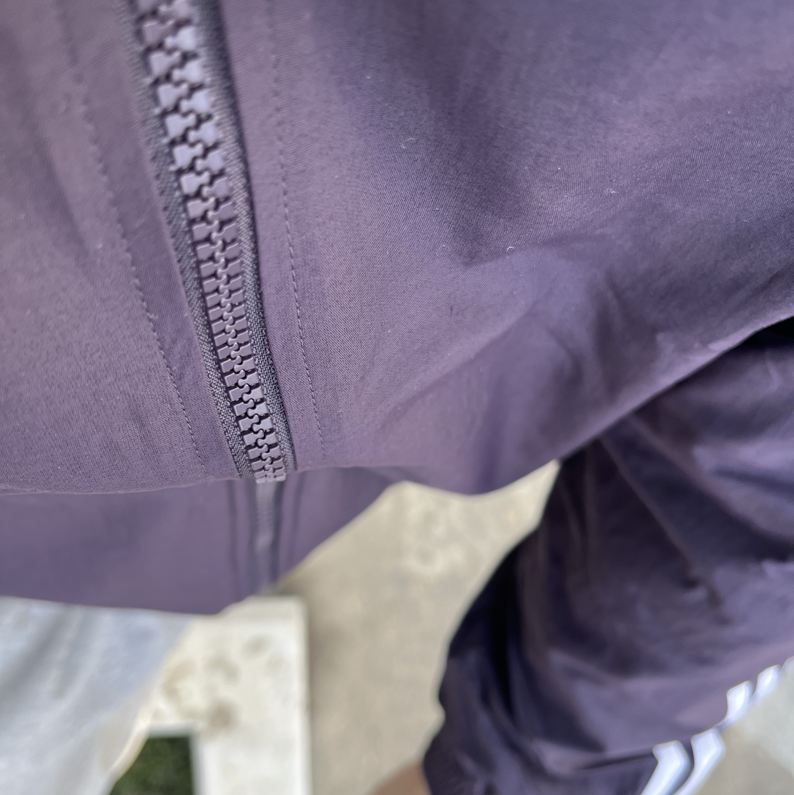 Adidas Adicolor Woven Firebird Track Top Aurora Black - KR Sizing 착용 스타일