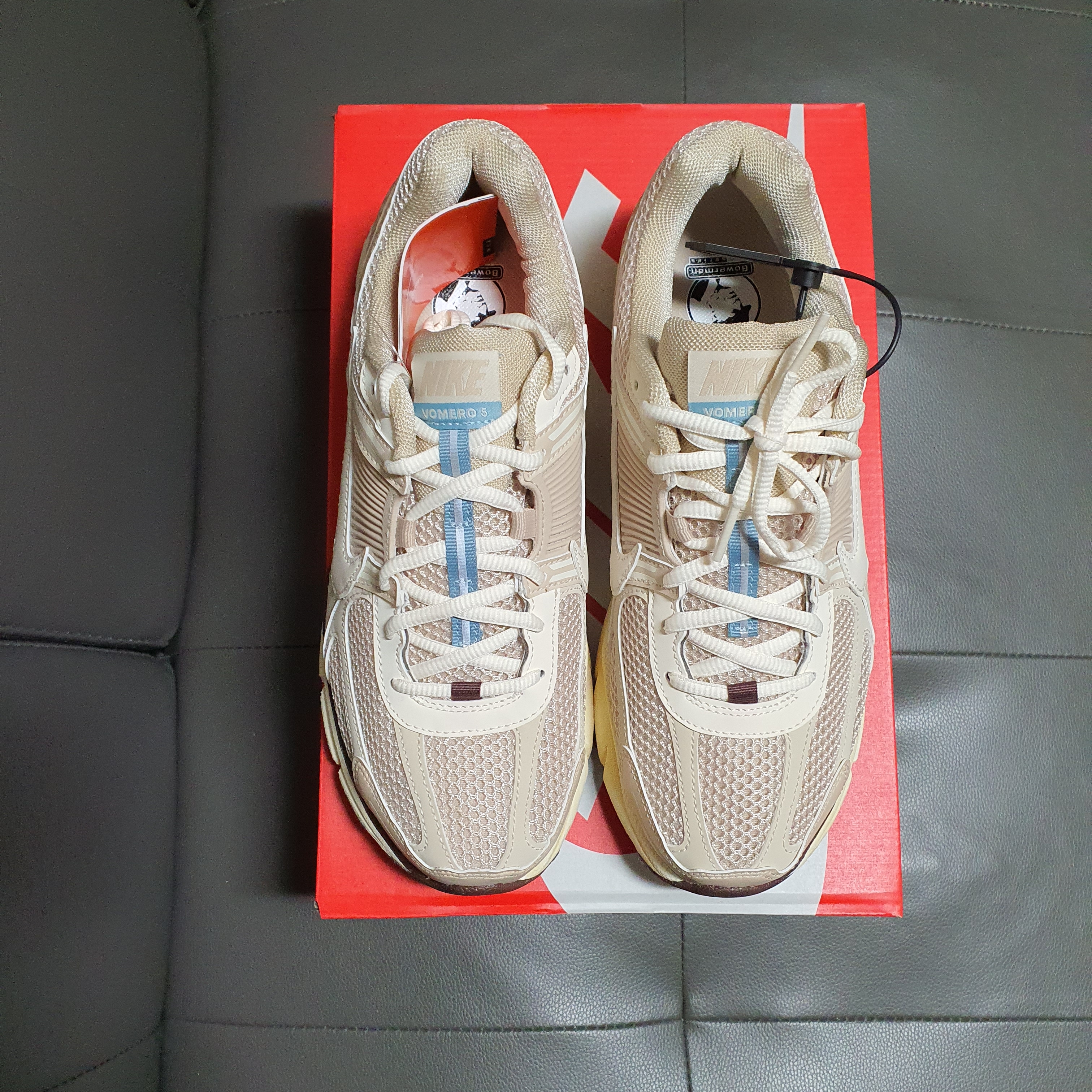 (W) Nike Zoom Vomero 5 Oatmeal 착용 스타일