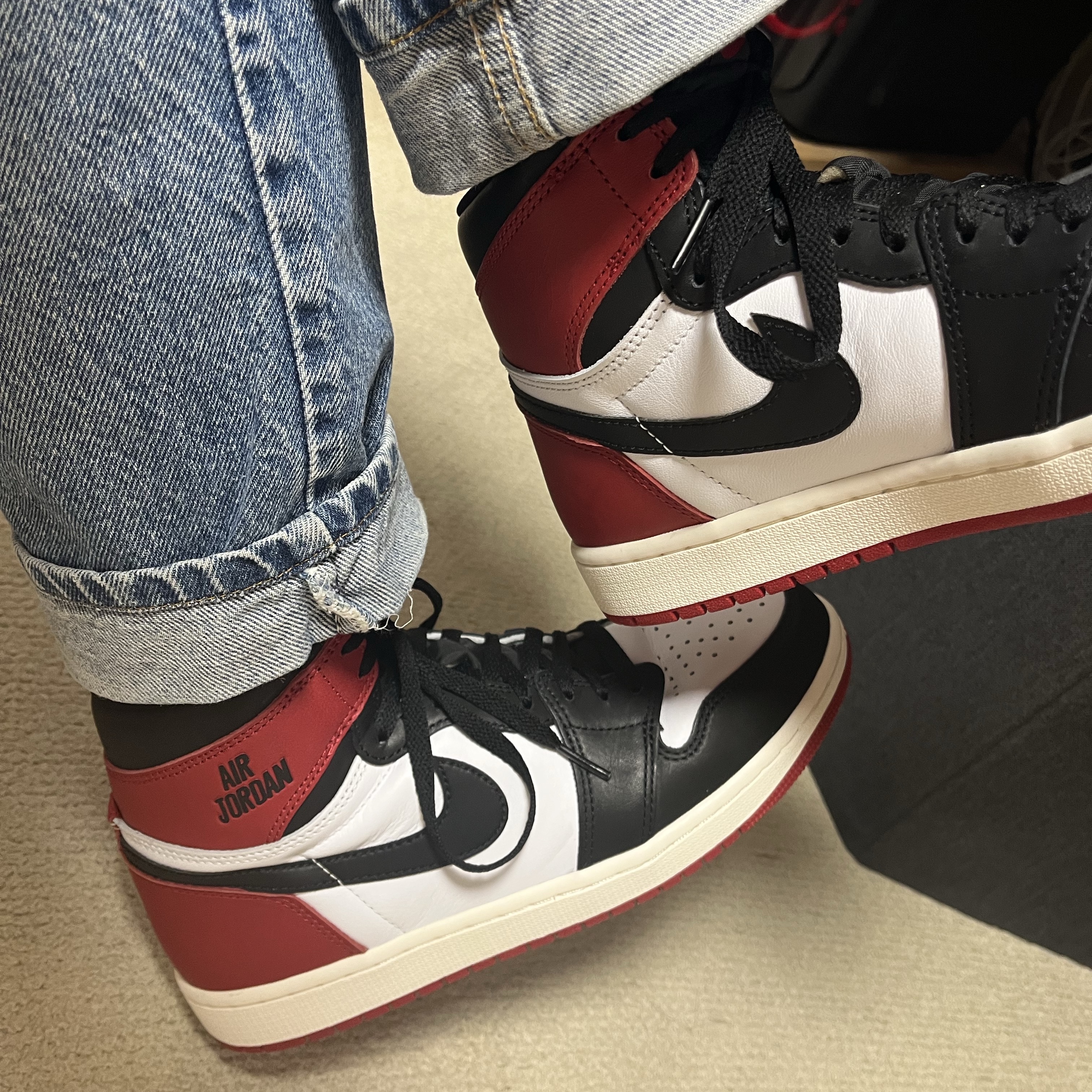 Jordan 1 Retro High OG Black Toe 착용 스타일