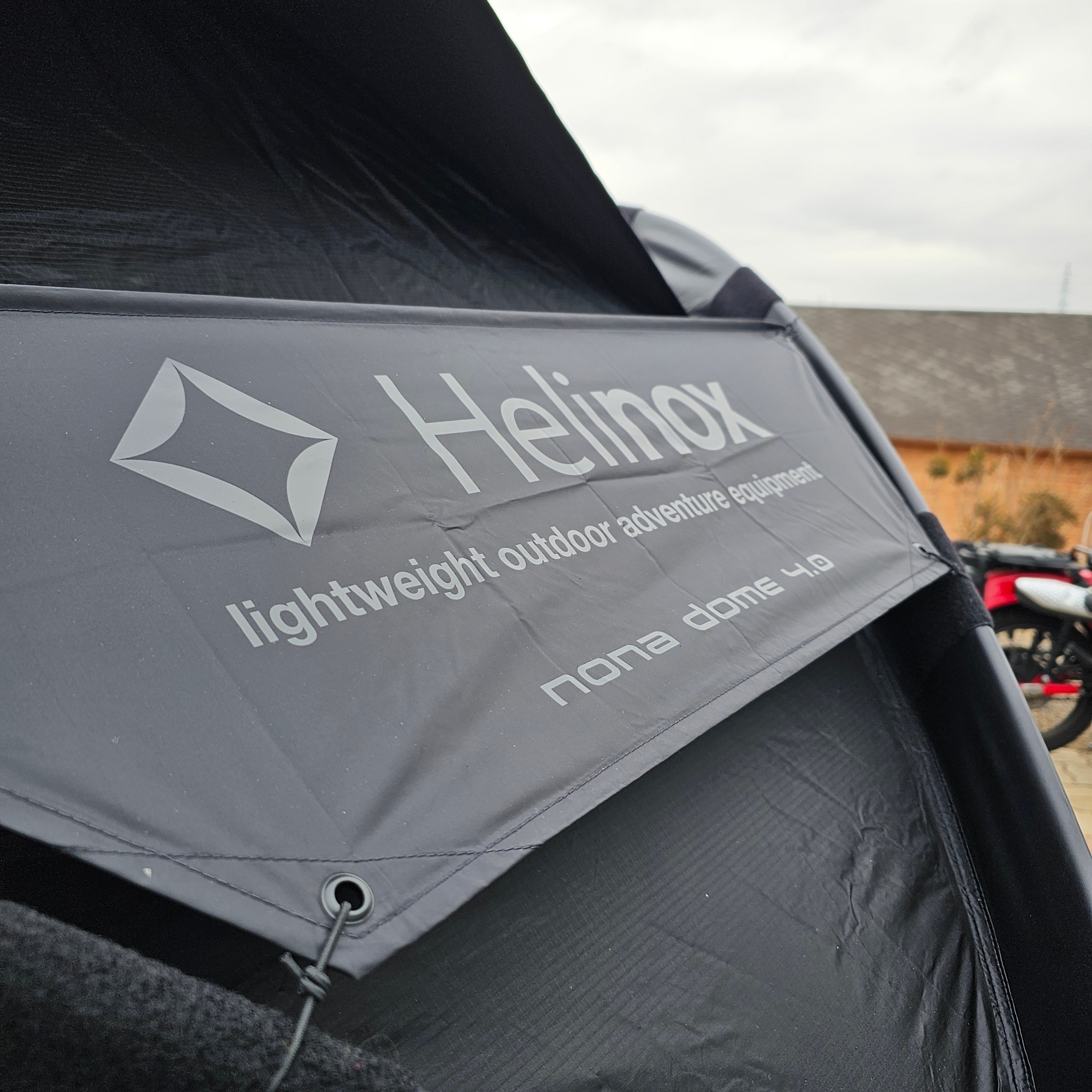 Helinox Nona Dome 4.0 Blackout Edition 착용 스타일
