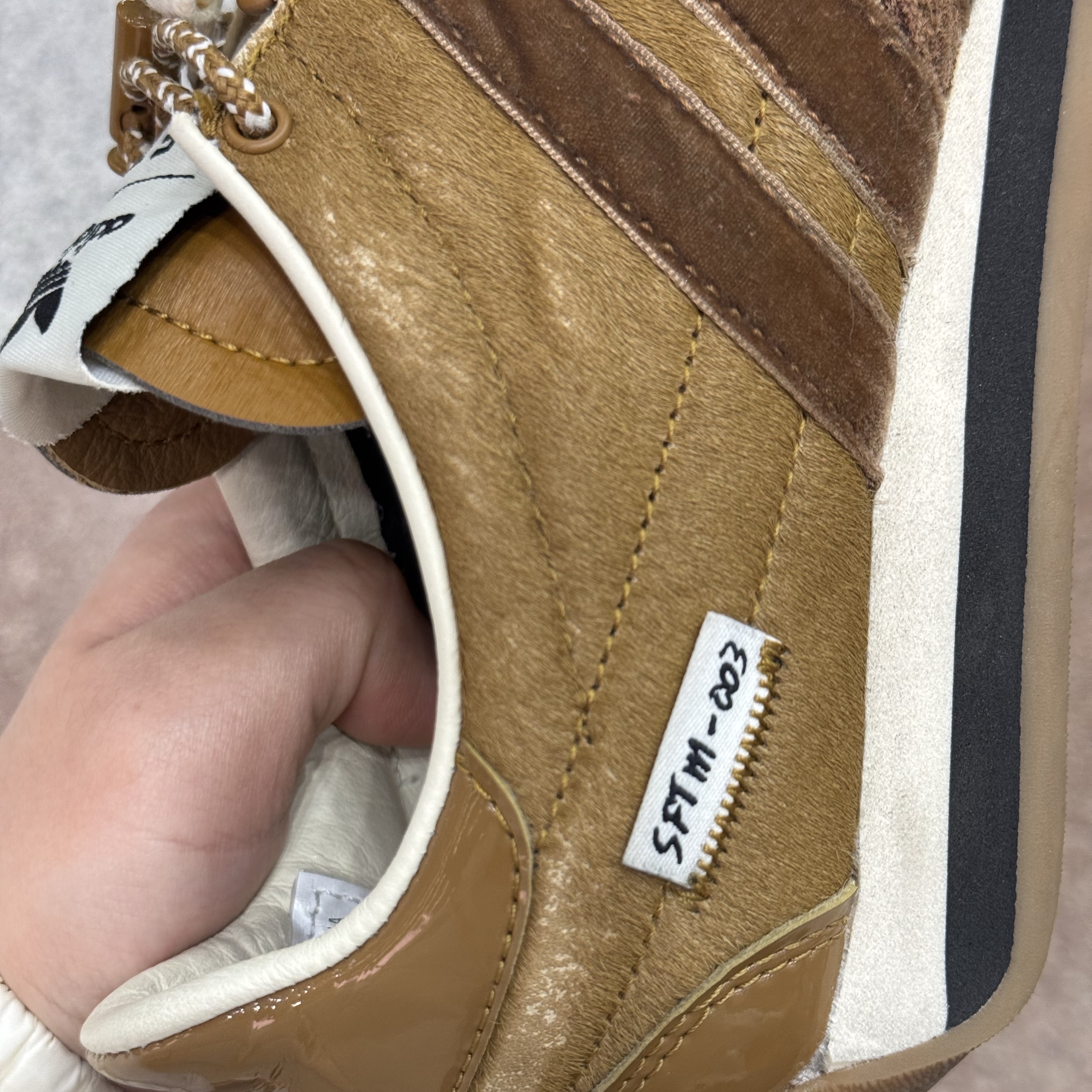 Adidas x Song for the Mute Country OG Bronze Strata Wild Brown 착용 스타일 - 3