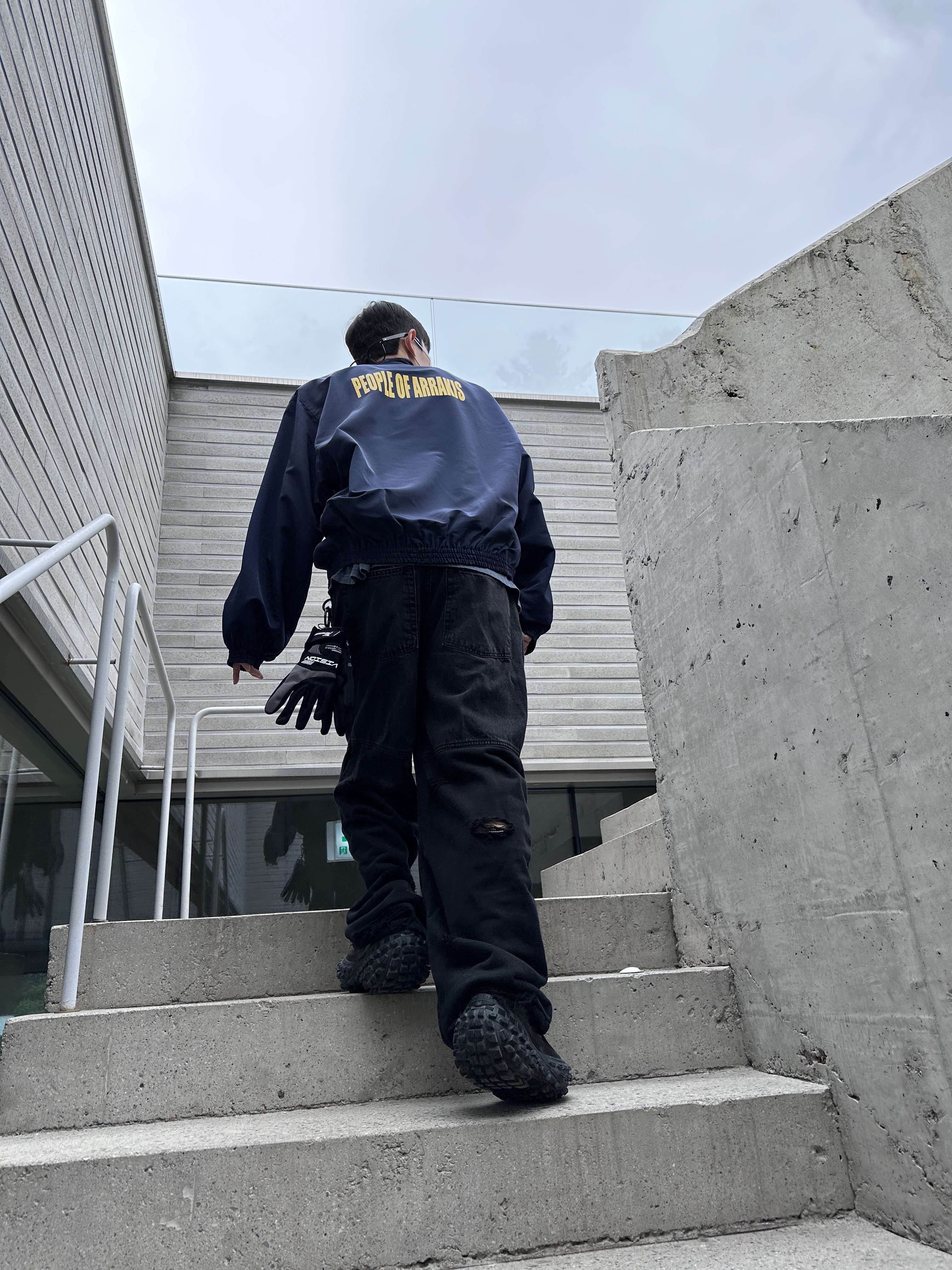 Undermycar Maigan Padded Shoulder Zip-Up Blouson India Ink - 23FW, Undermycar Dival Real Divided Damage Washed Pants Inkwell - 23FW 착용 스타일 - 6