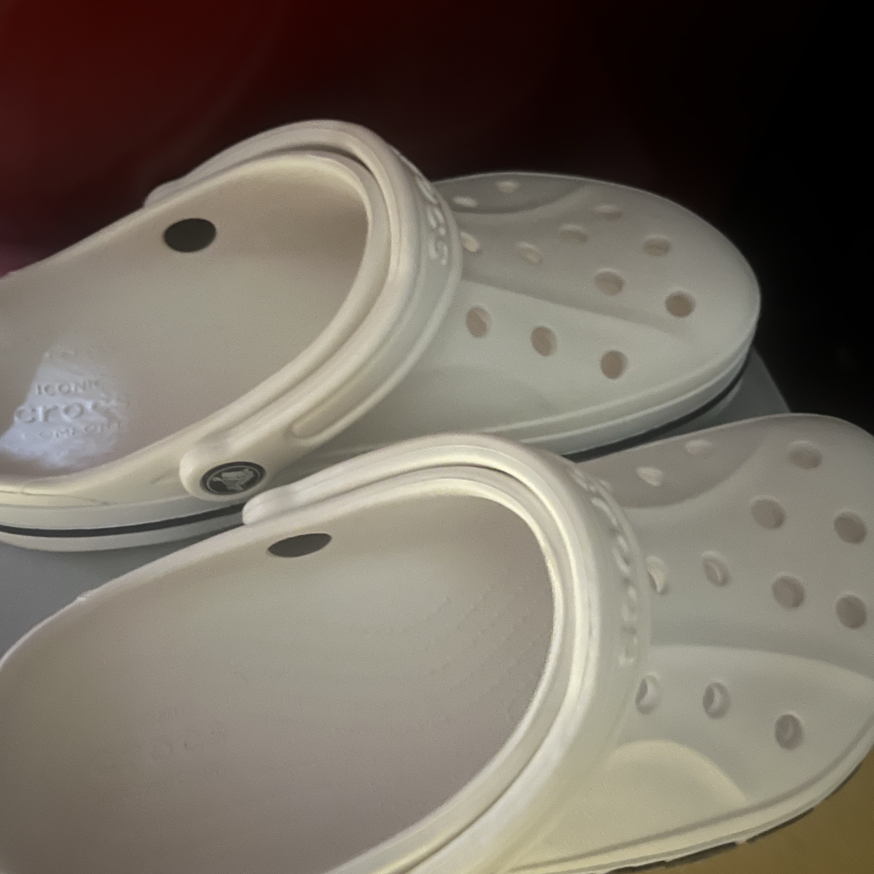 Crocs Bayaband Clog White Navy 착용 스타일
