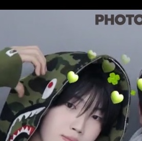 BAPE PONR 1st Camo 2nd Shark Full Zip Hoodie Green 착용 스타일 - 3
