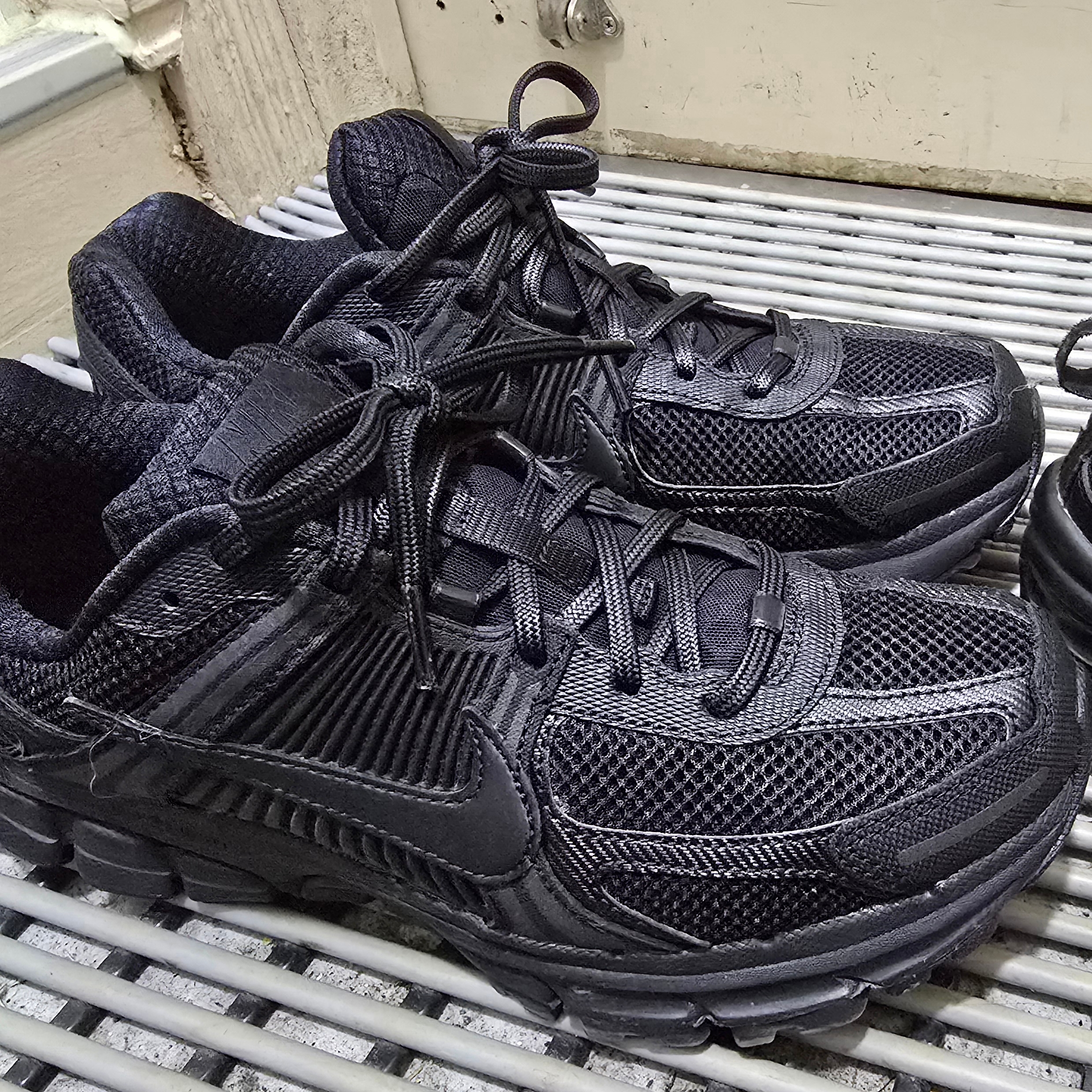 Nike Zoom Vomero 5 SP Black 착용 스타일
