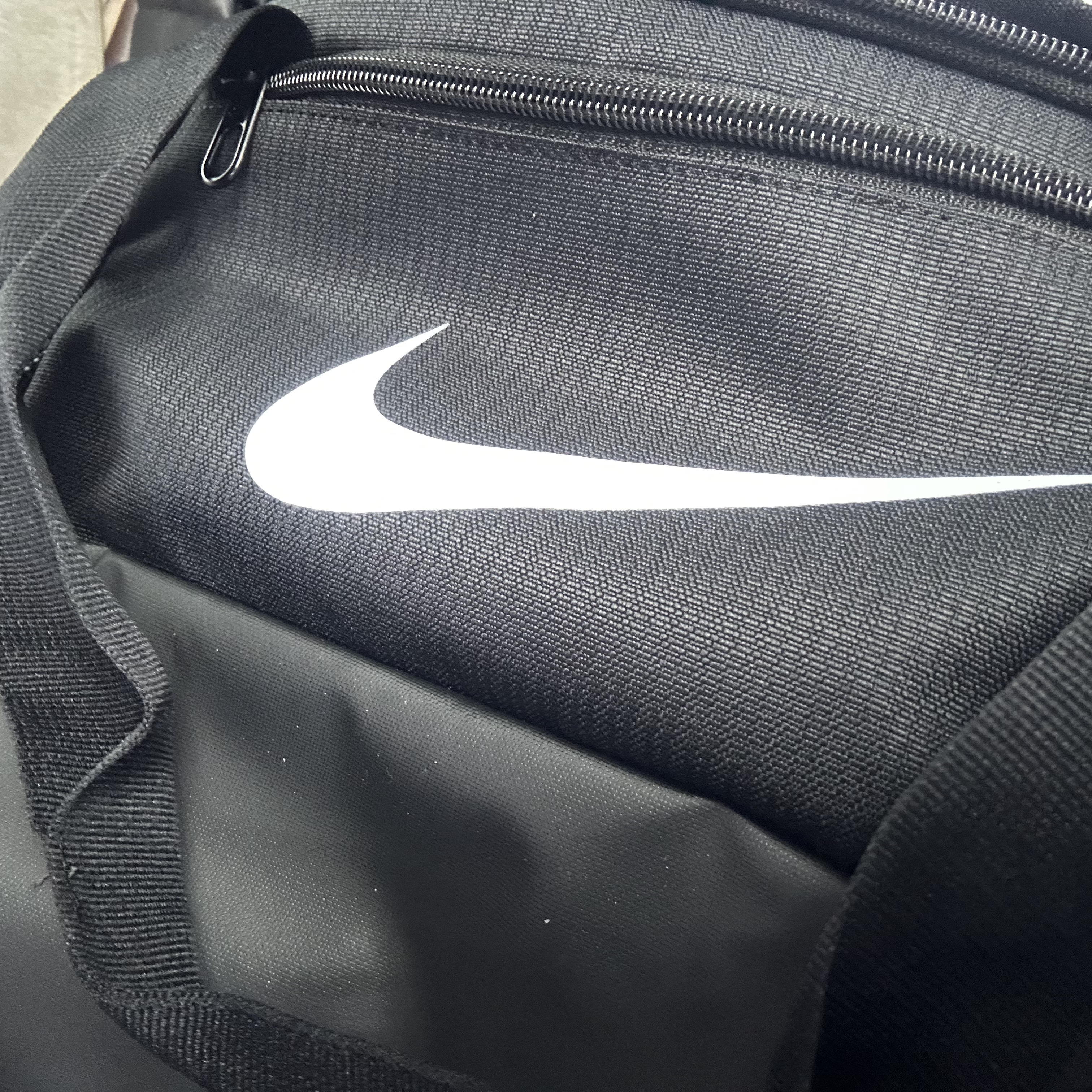 Nike Brasilia 9.5 Training Duffle Bag Extra Small 25L Black 착용 스타일