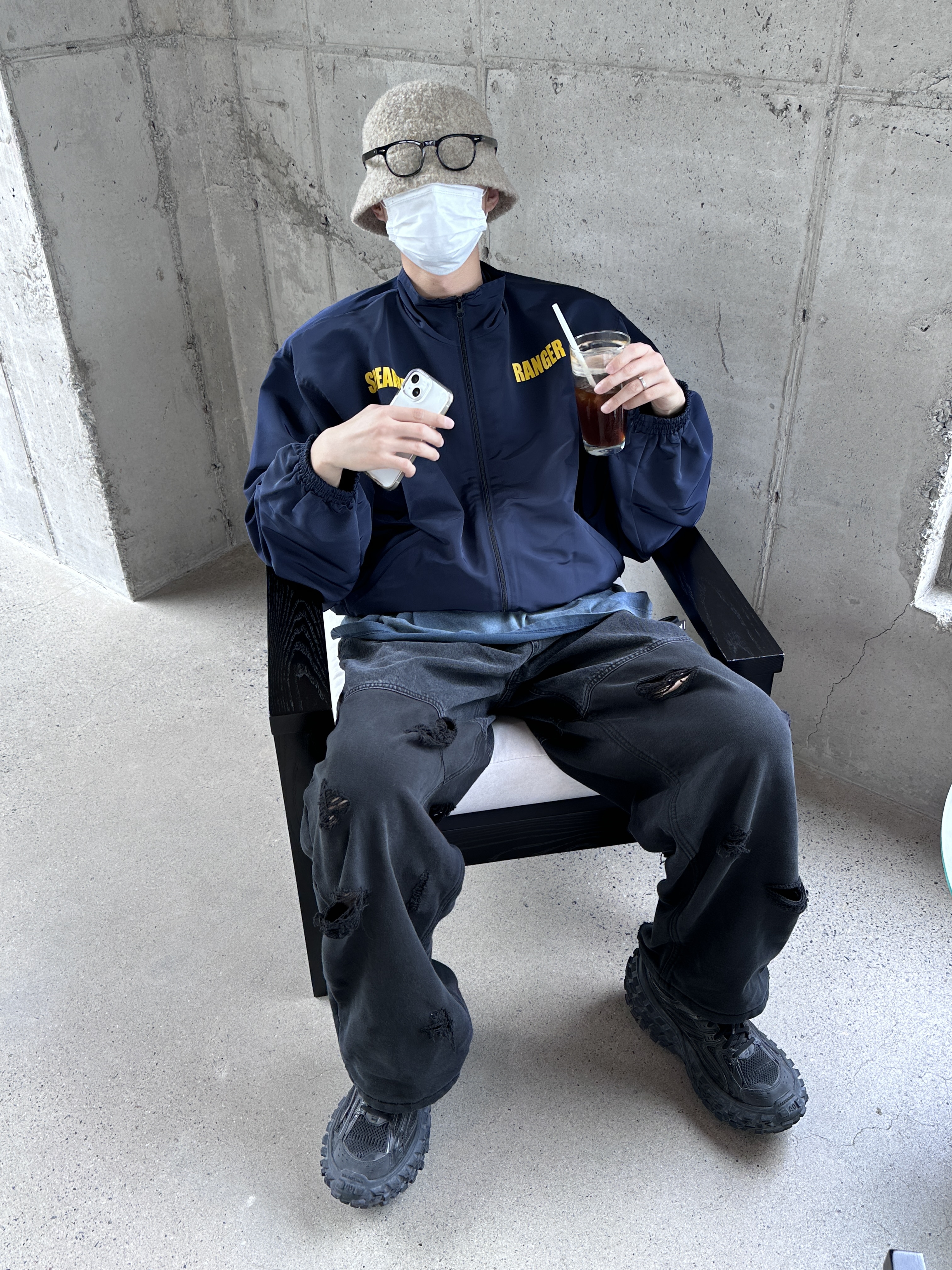 Undermycar Maigan Padded Shoulder Zip-Up Blouson India Ink - 23FW, Undermycar Dival Real Divided Damage Washed Pants Inkwell - 23FW 착용 스타일 - 5