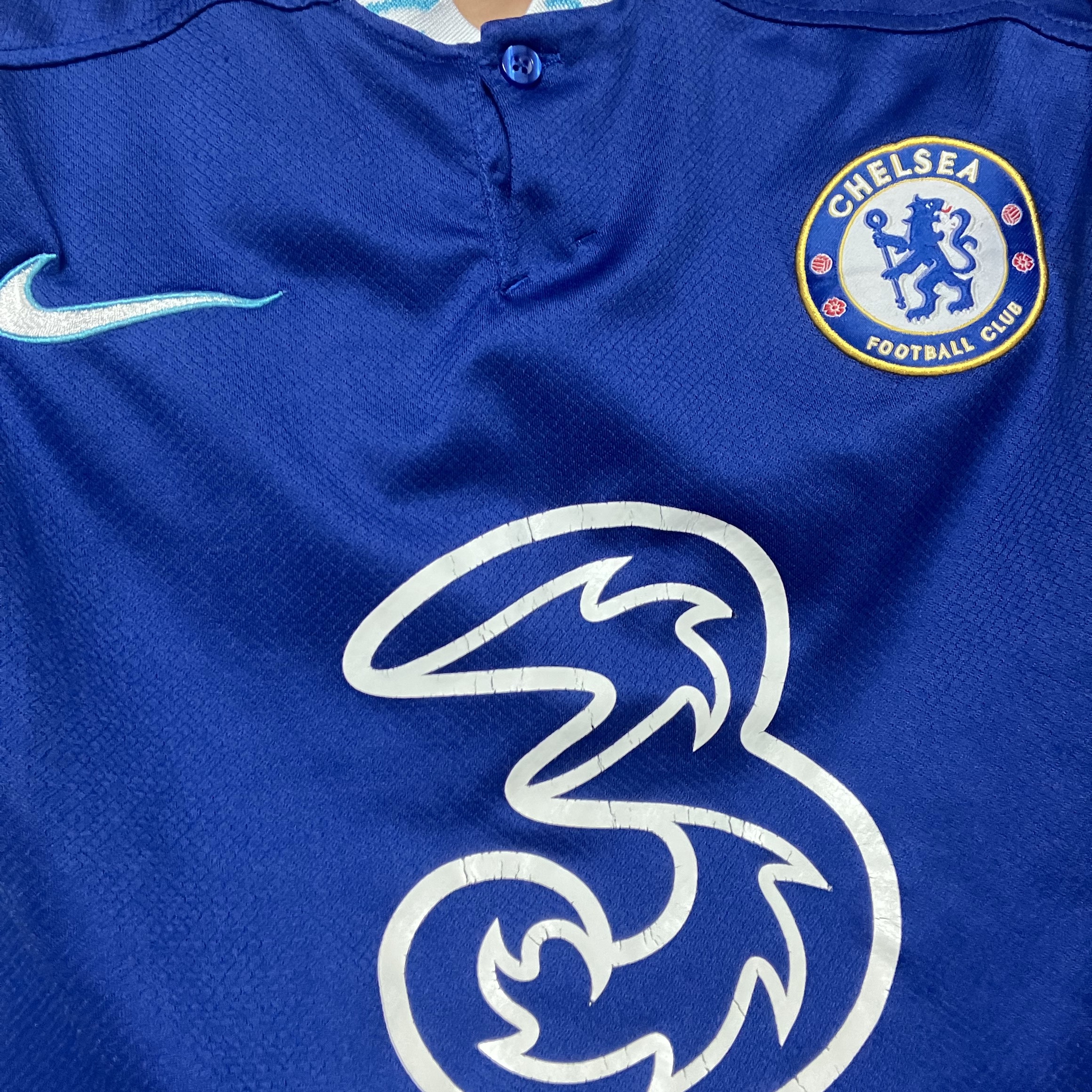 Nike Chelsea FC 2022/23 Stadium Home Dri-Fit Jersey Rush Blue (Non Marking Ver.) 착용 스타일 - 1