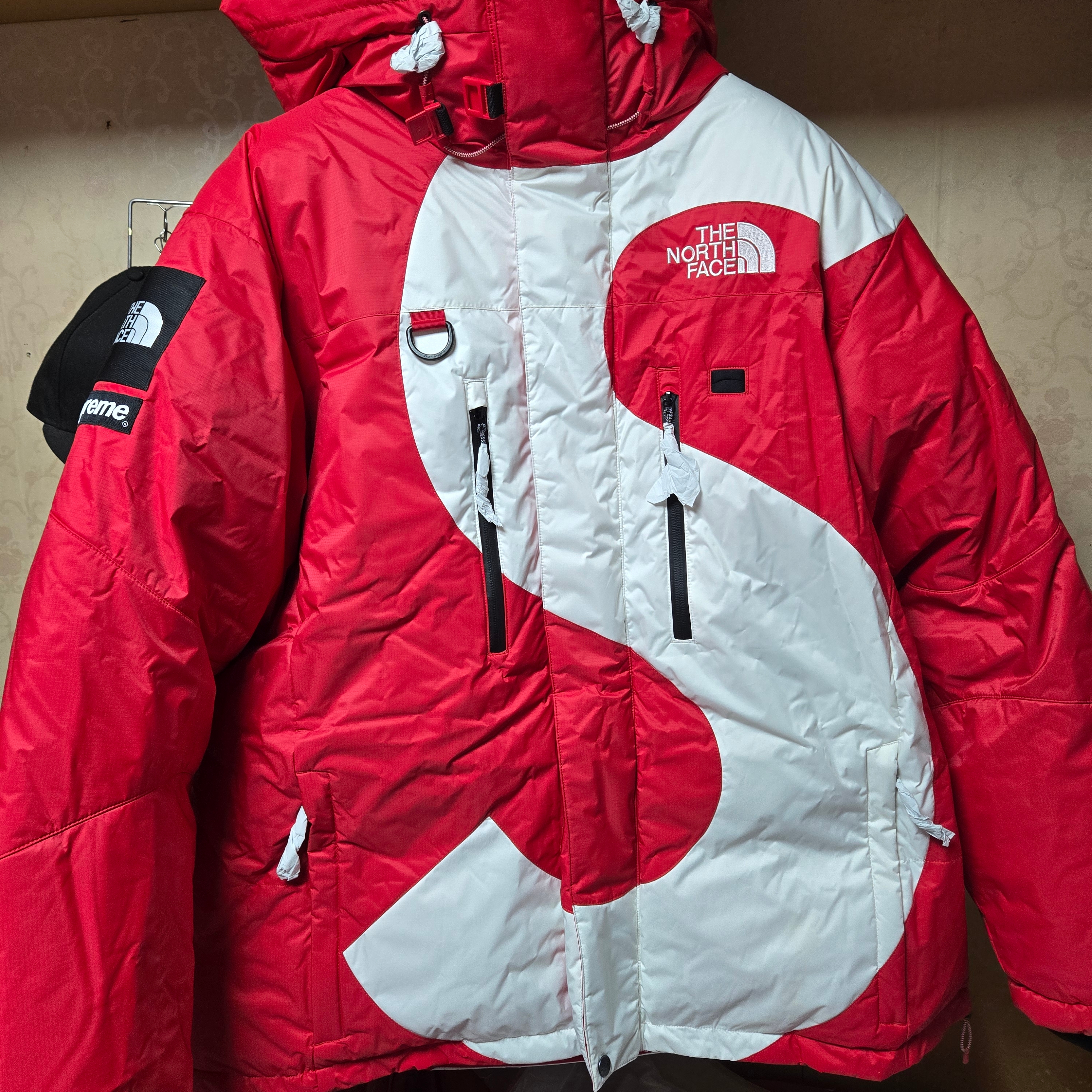 Supreme x The North Face S Logo Summit Series Himalayan Parka Red - 20FW 착용 스타일