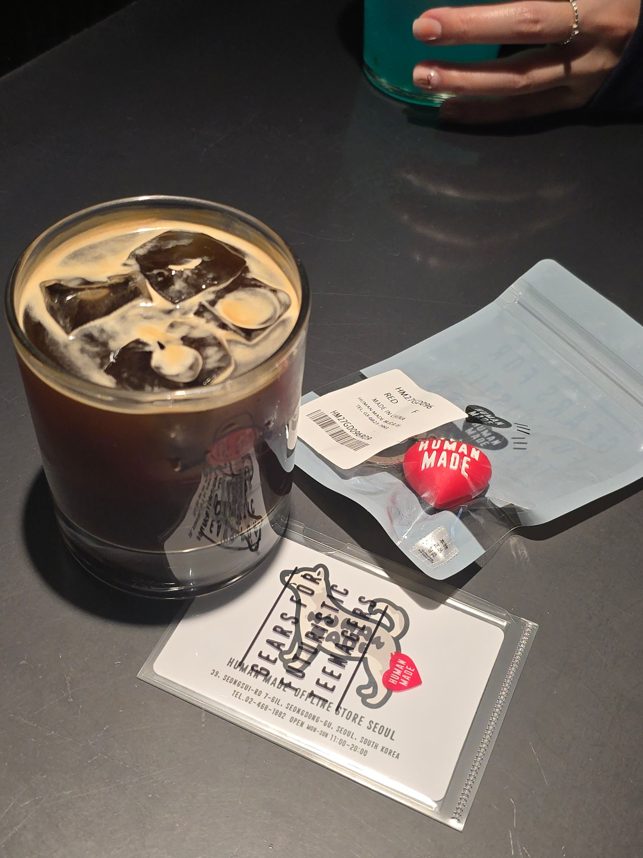 Human Made Heart Rubber Key Chain Red, Human Made Heart Rubber Key Chain Blue 착용 스타일 - 3