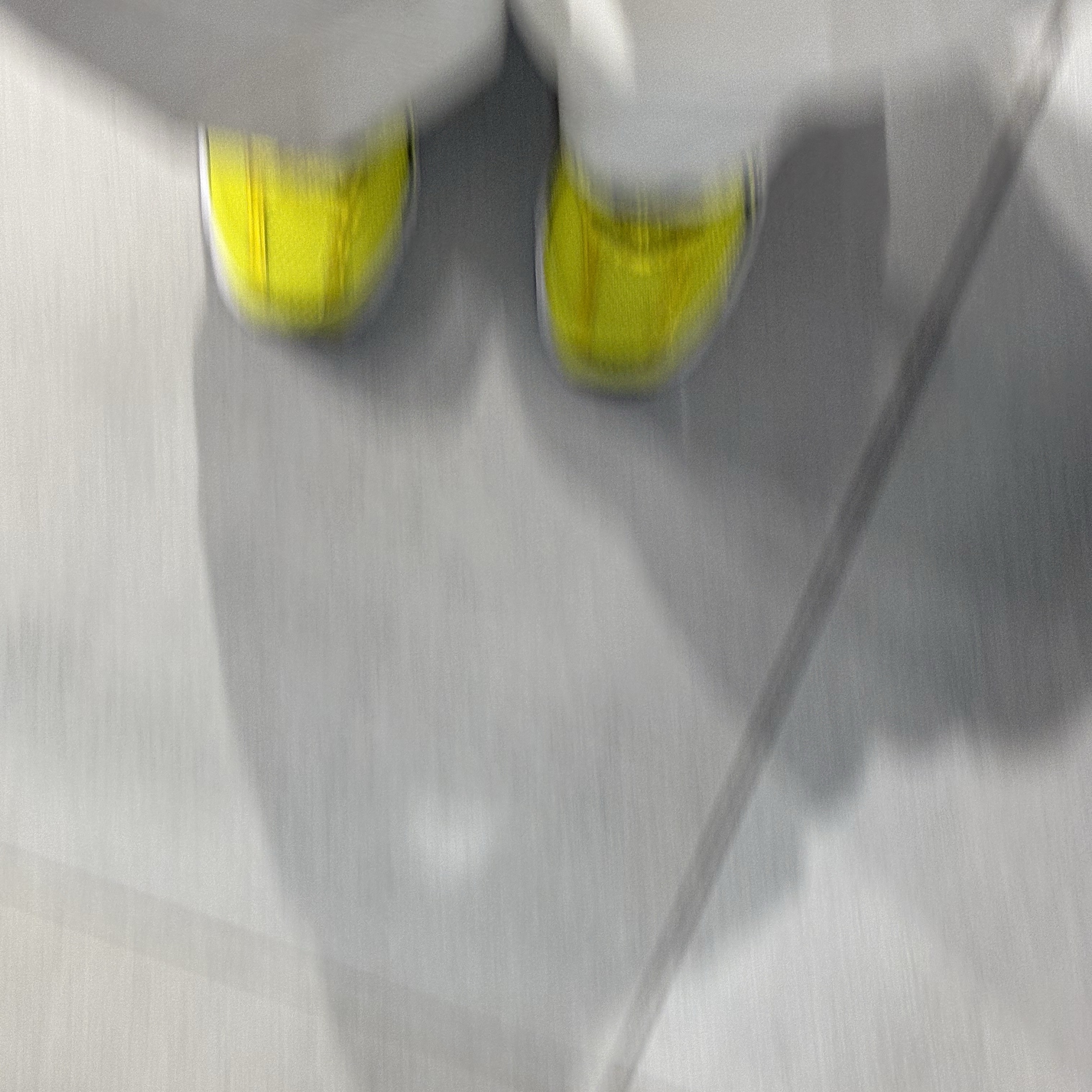 New Balance 530 Yellow 착용 스타일