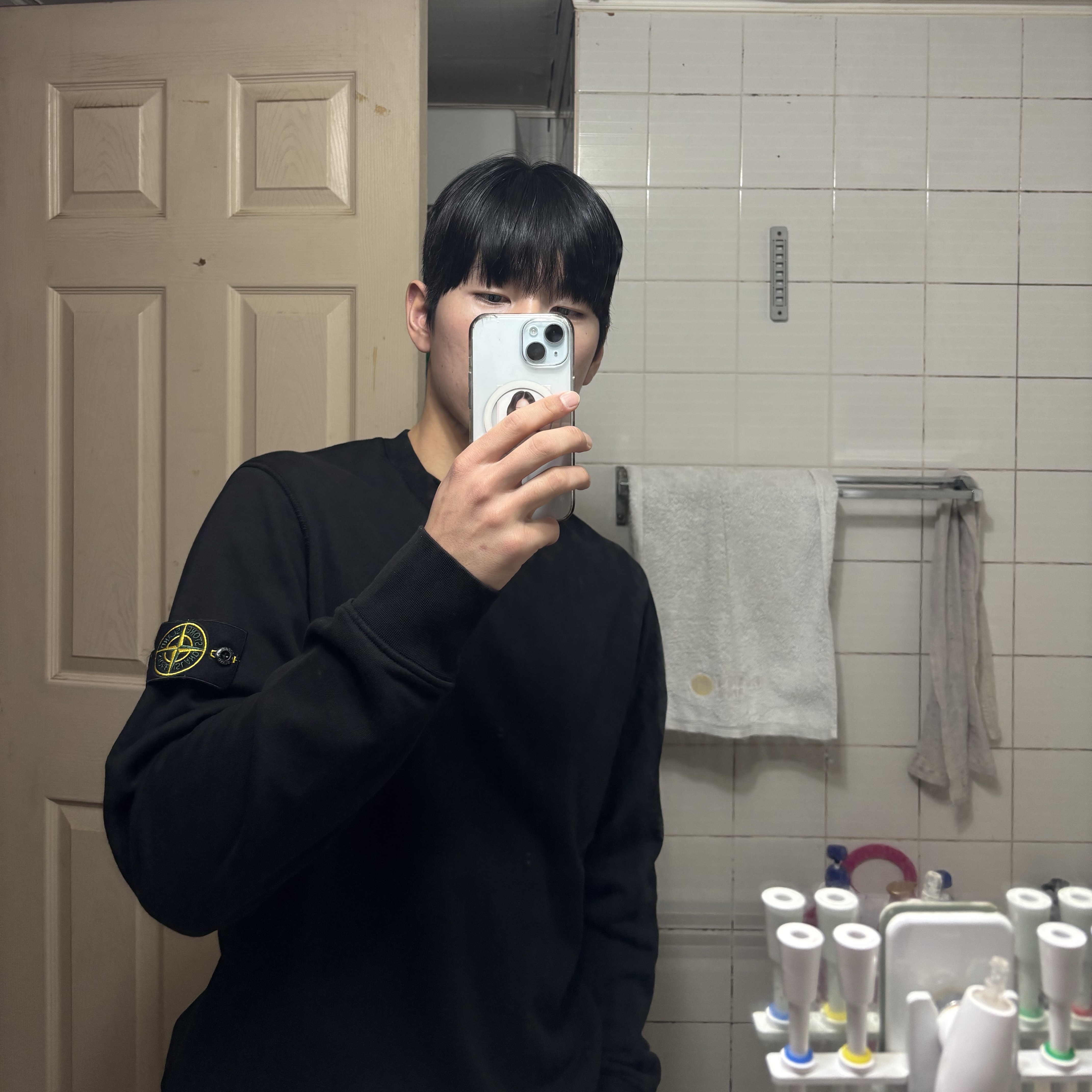 Stone Island 6100044 Organic Cotton Fleece Crewneck Sweatshirt with Ribbed Details Black - 25SS 착용 스타일 - 3