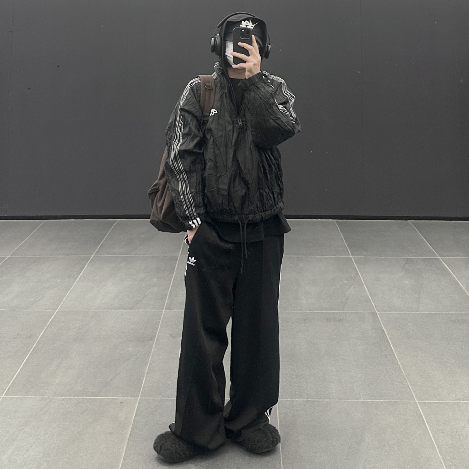 (W) Adidas Primeblue Relaxed Wide Leg Pants Black - US Sizing 착용 스타일
