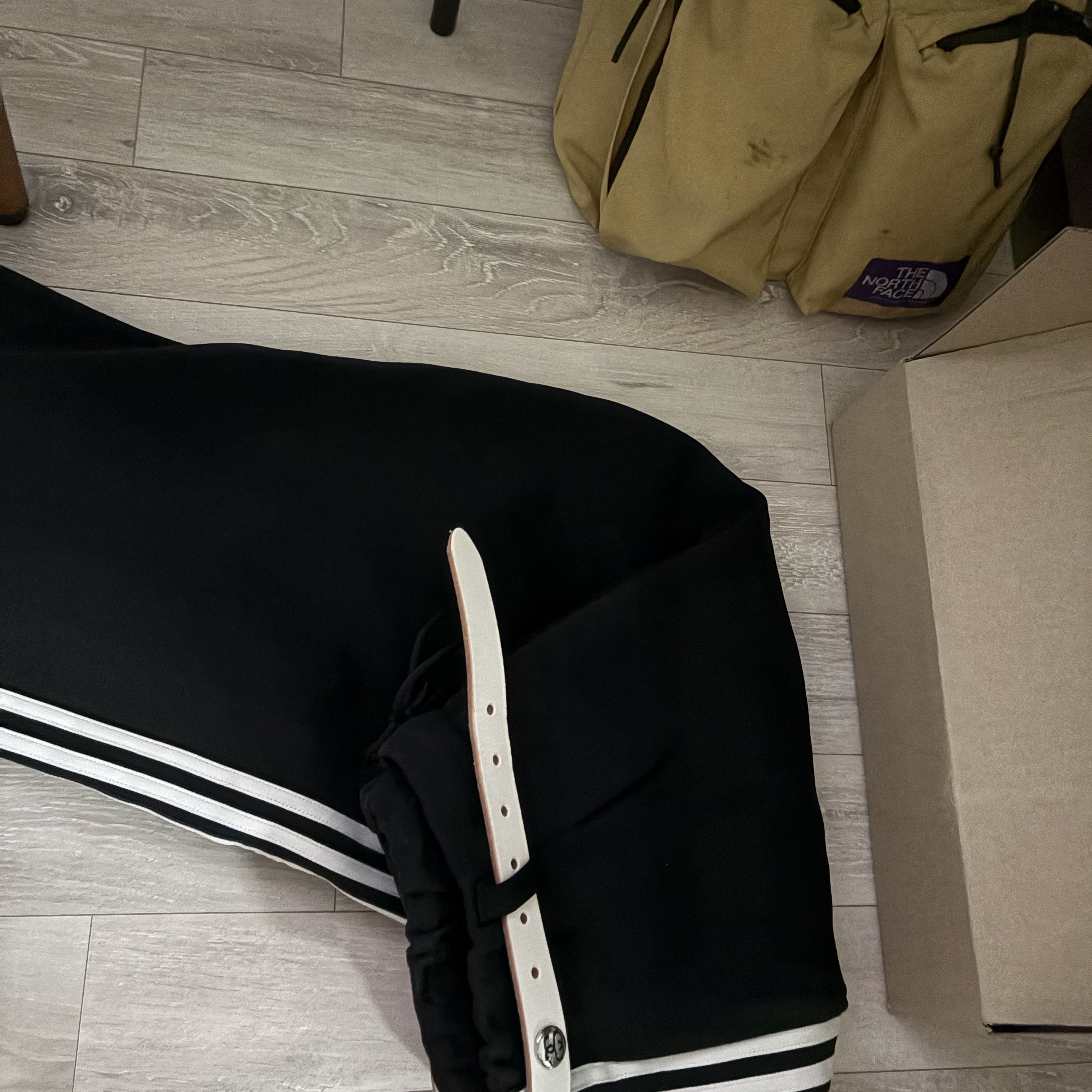 Y-3 3S Straight Track Pants Black Off White, Stussy SS Link Studded Belt Bone 착용 스타일