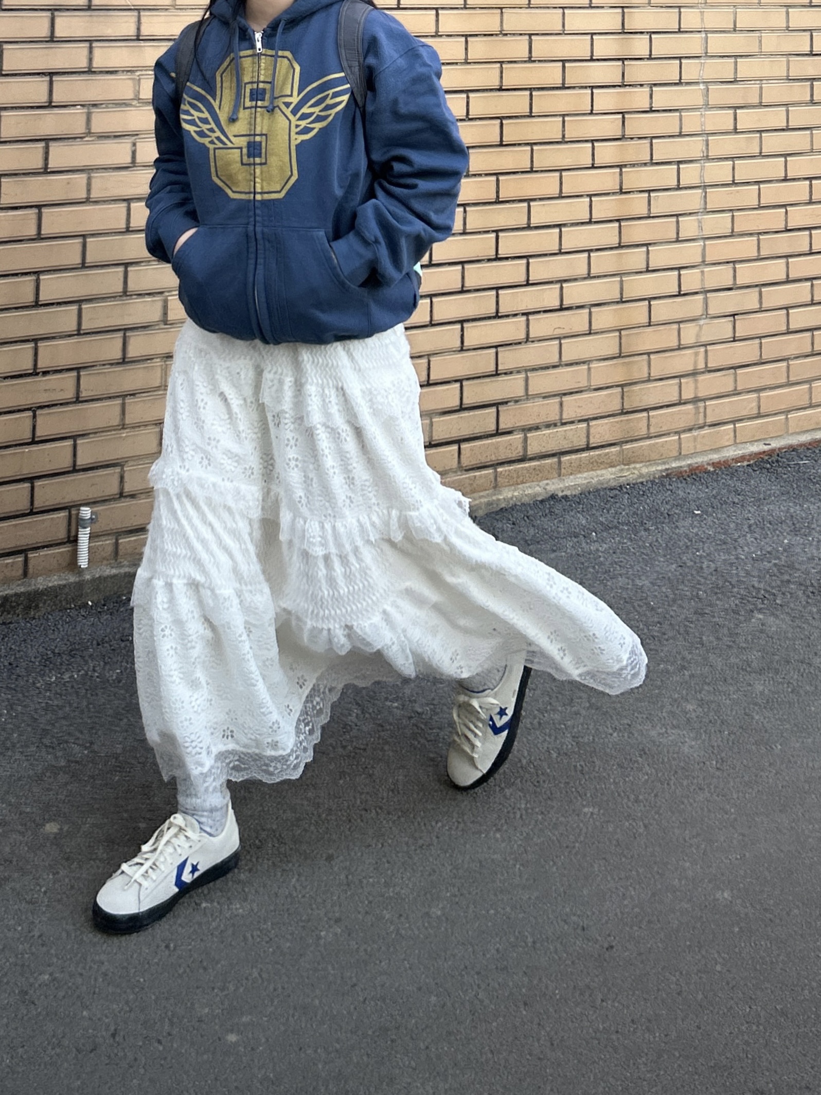Supreme Wings Zip Up Hooded Sweatshirt Dark Blue - 25SS, Supreme Wings Zip Up Hooded Sweatshirt Heather Grey - 25SS 착용 스타일 - 1