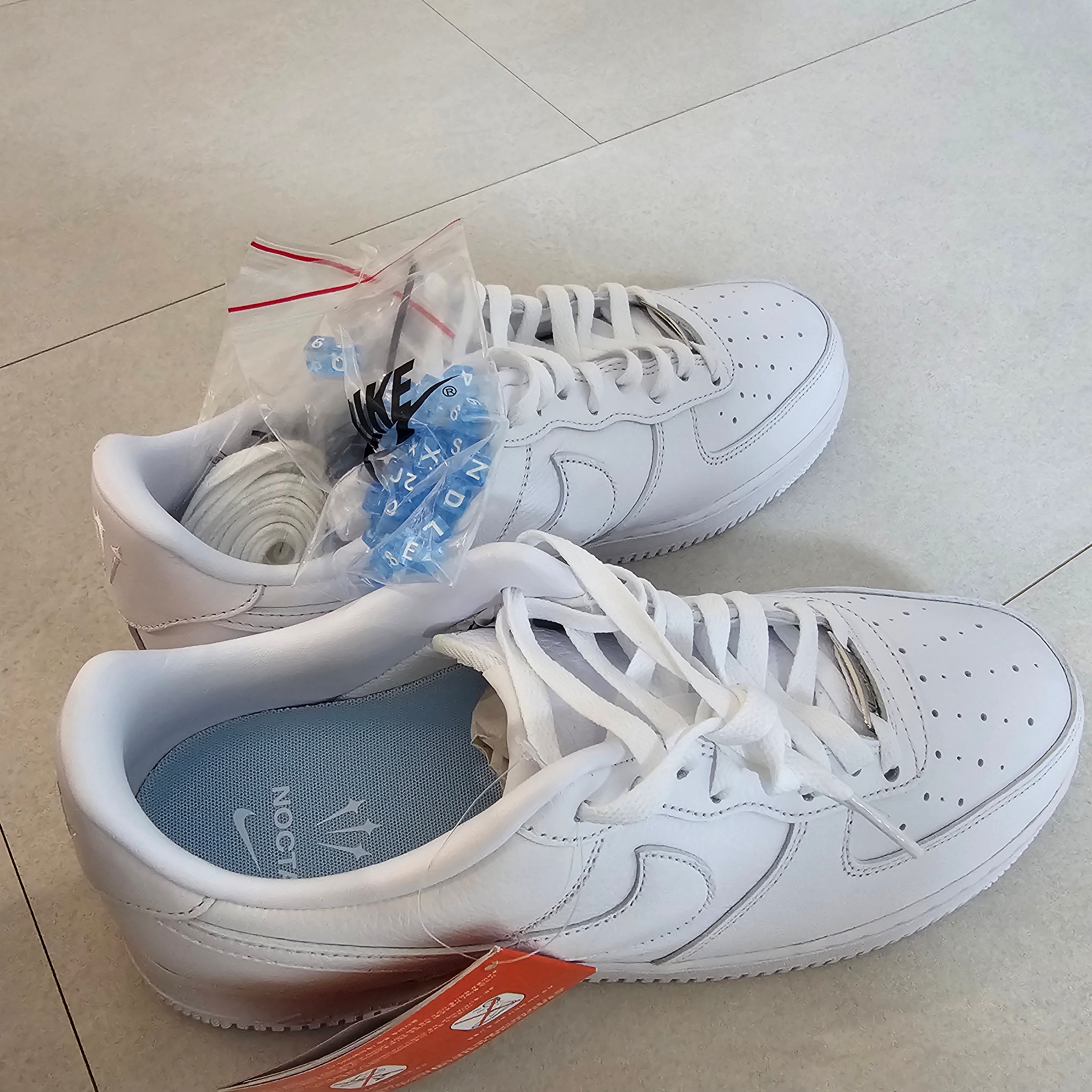 Nike x Drake Nocta Air Force 1 Low SP Certified Lover Boy White 착용 스타일 - 4