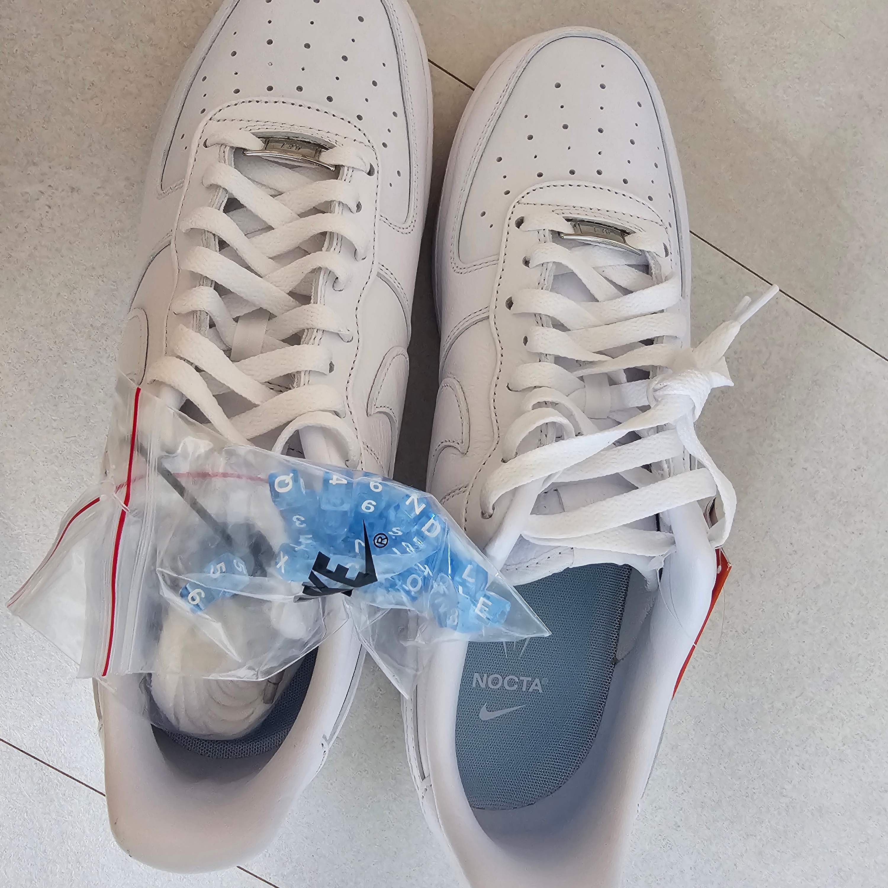 Nike x Drake Nocta Air Force 1 Low SP Certified Lover Boy White 착용 스타일 - 3